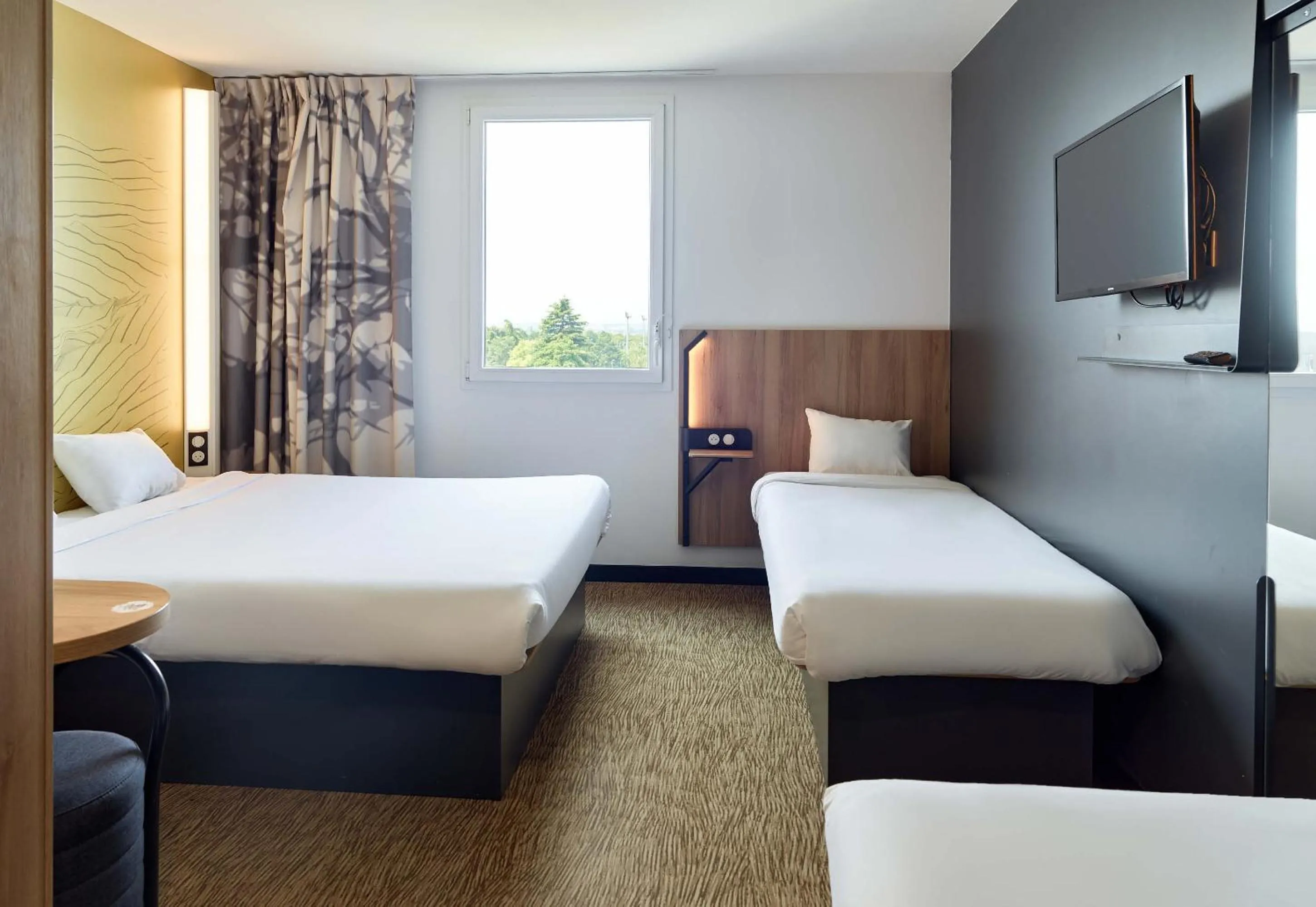 Bedroom, Bed in B&B HOTEL Paris Créteil