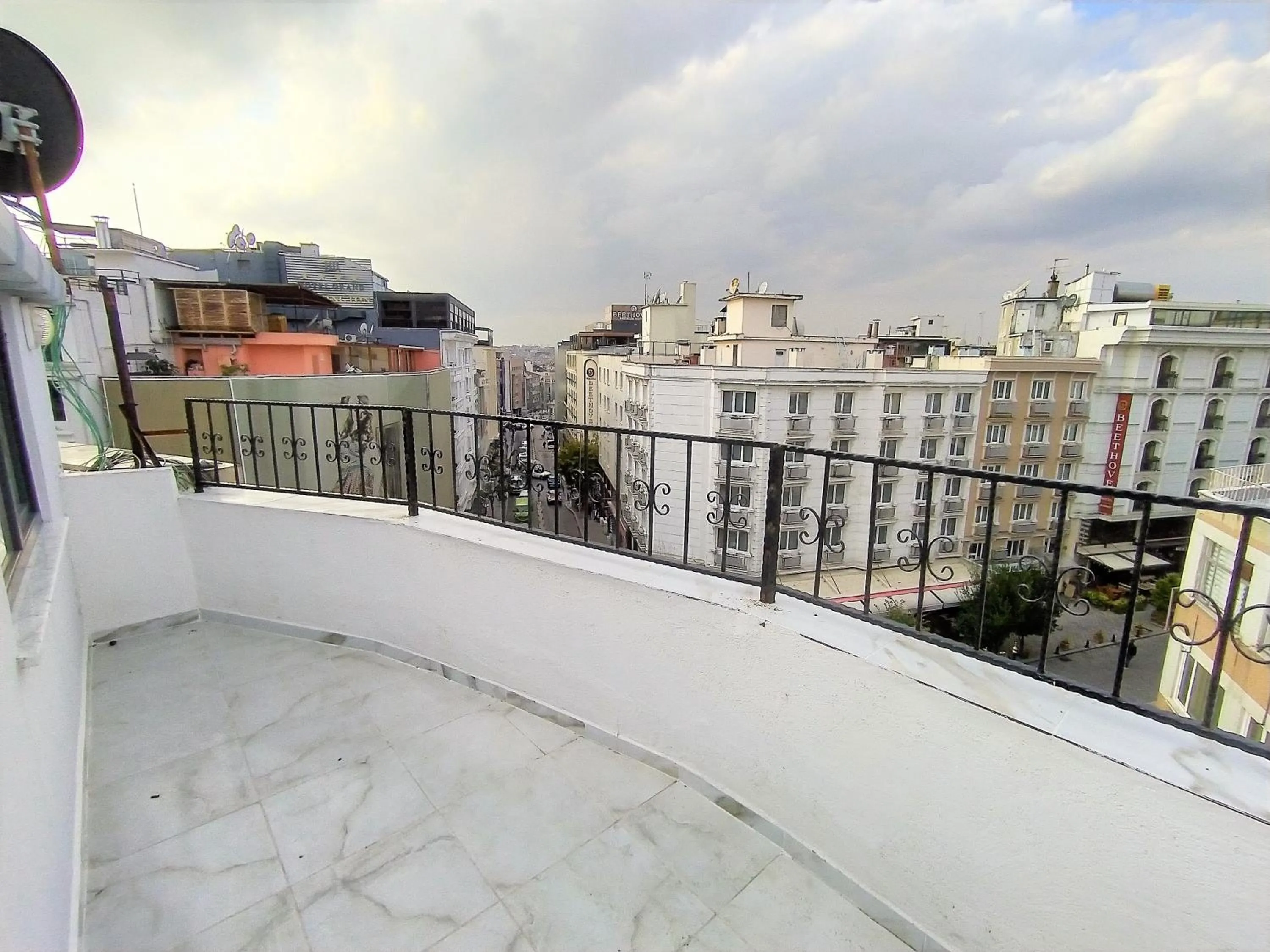 King Istanbul Hotel