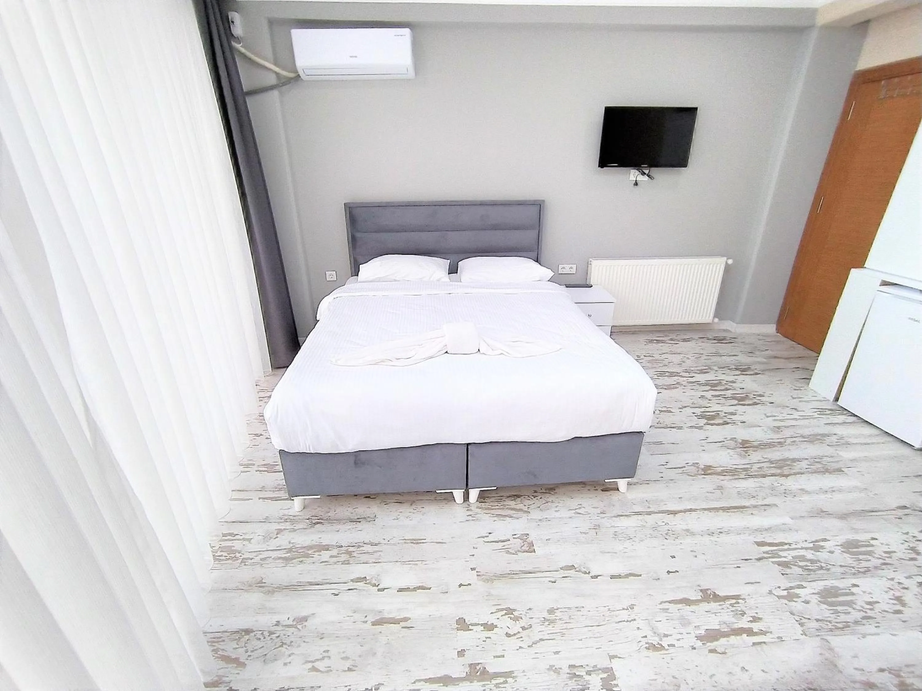 Bed in King Istanbul Hotel