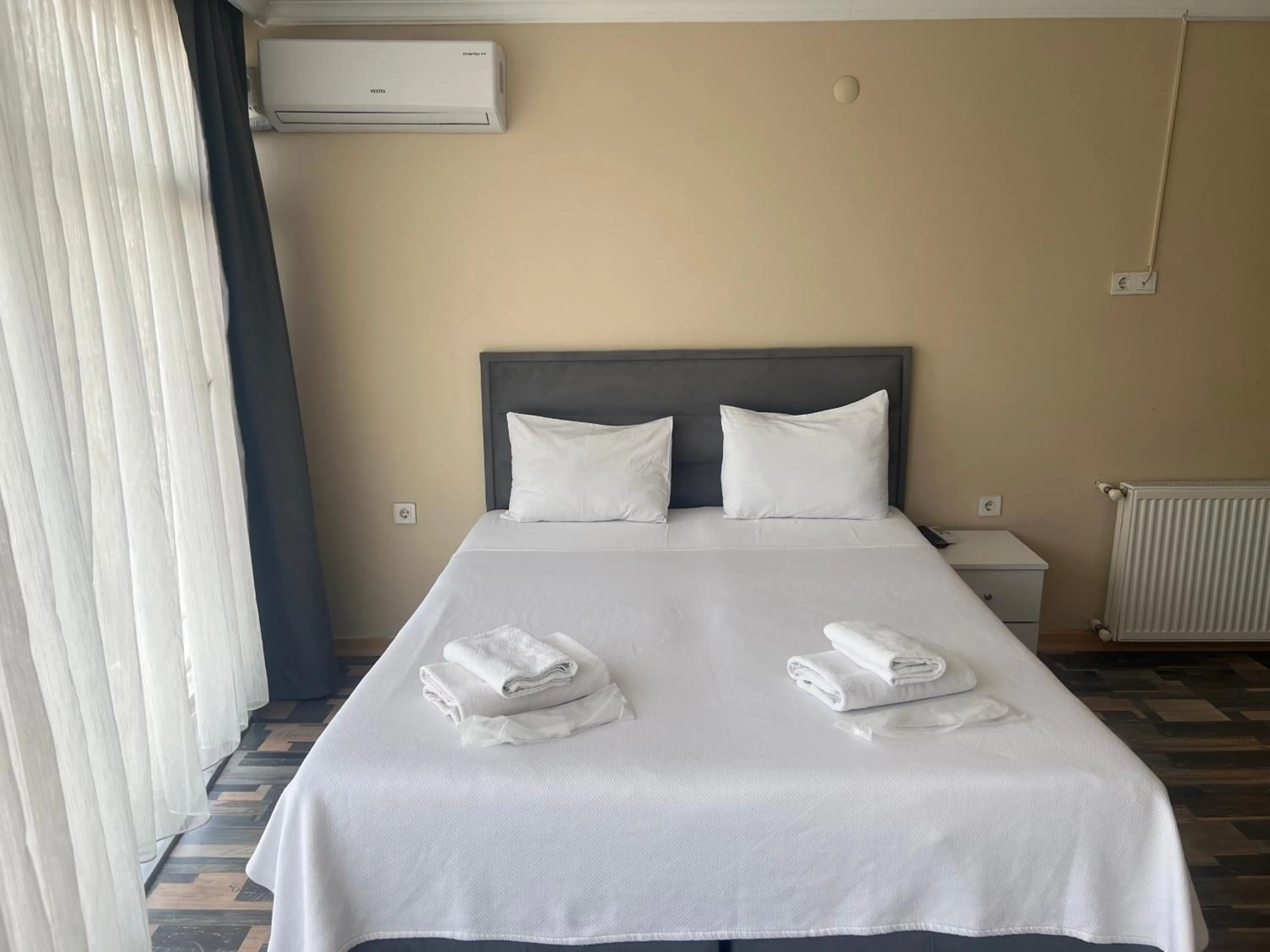 Bed in King Istanbul Hotel