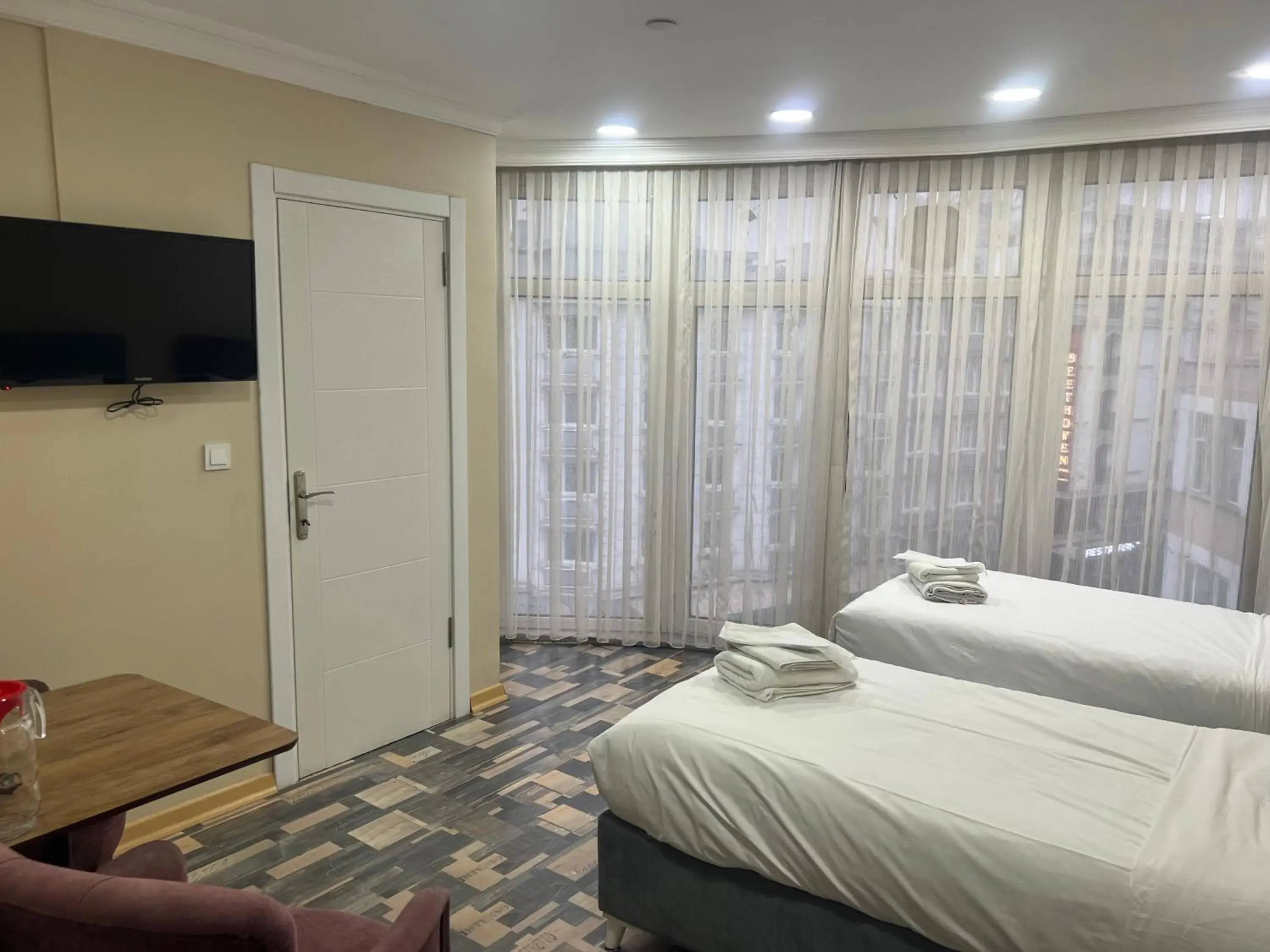 Deluxe Double or Twin Room with City View in King Istanbul Hotel Deluxe Double or Twin Room with City View in King Istanbul Hotel