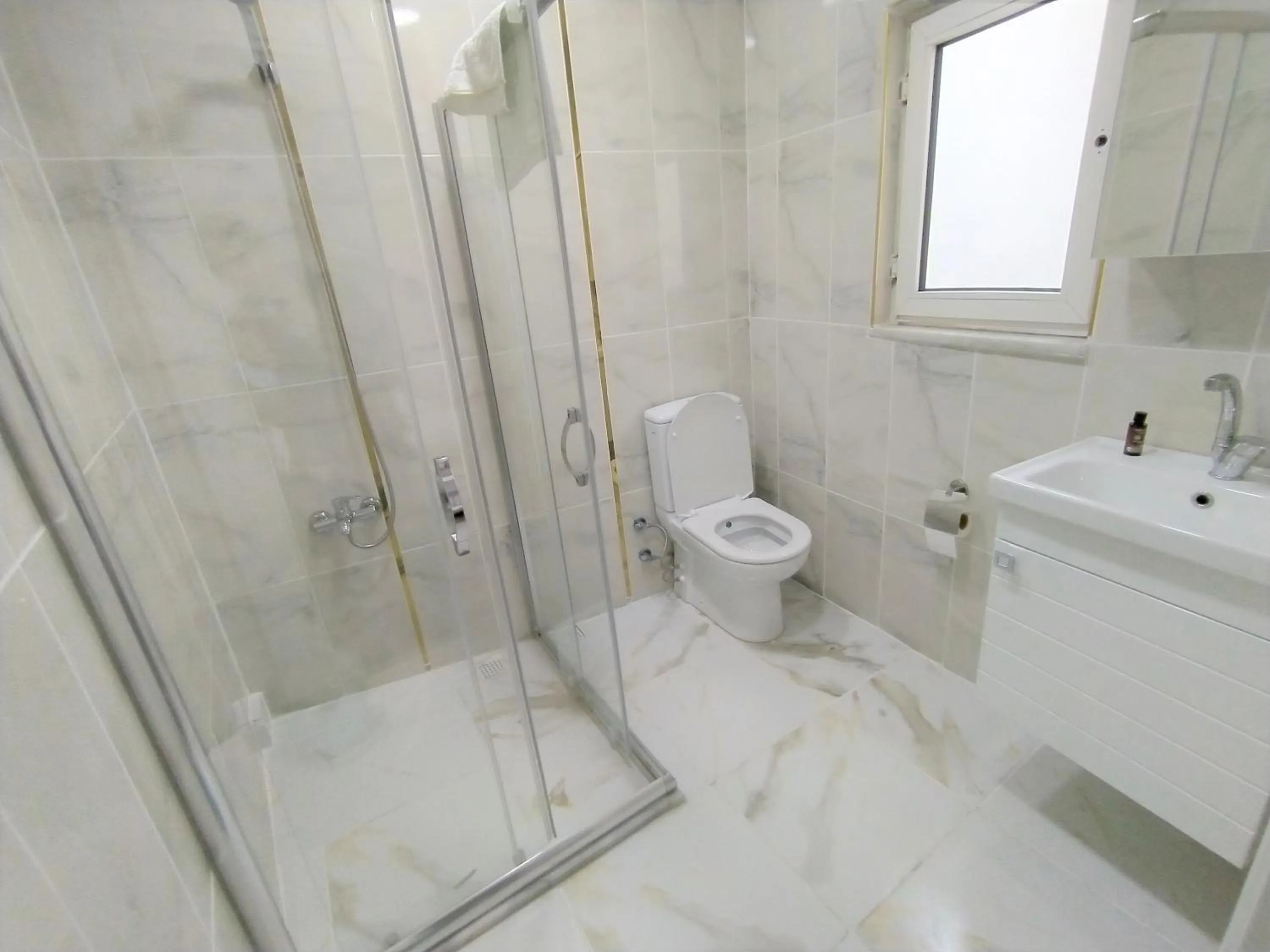 Shower in King Istanbul Hotel