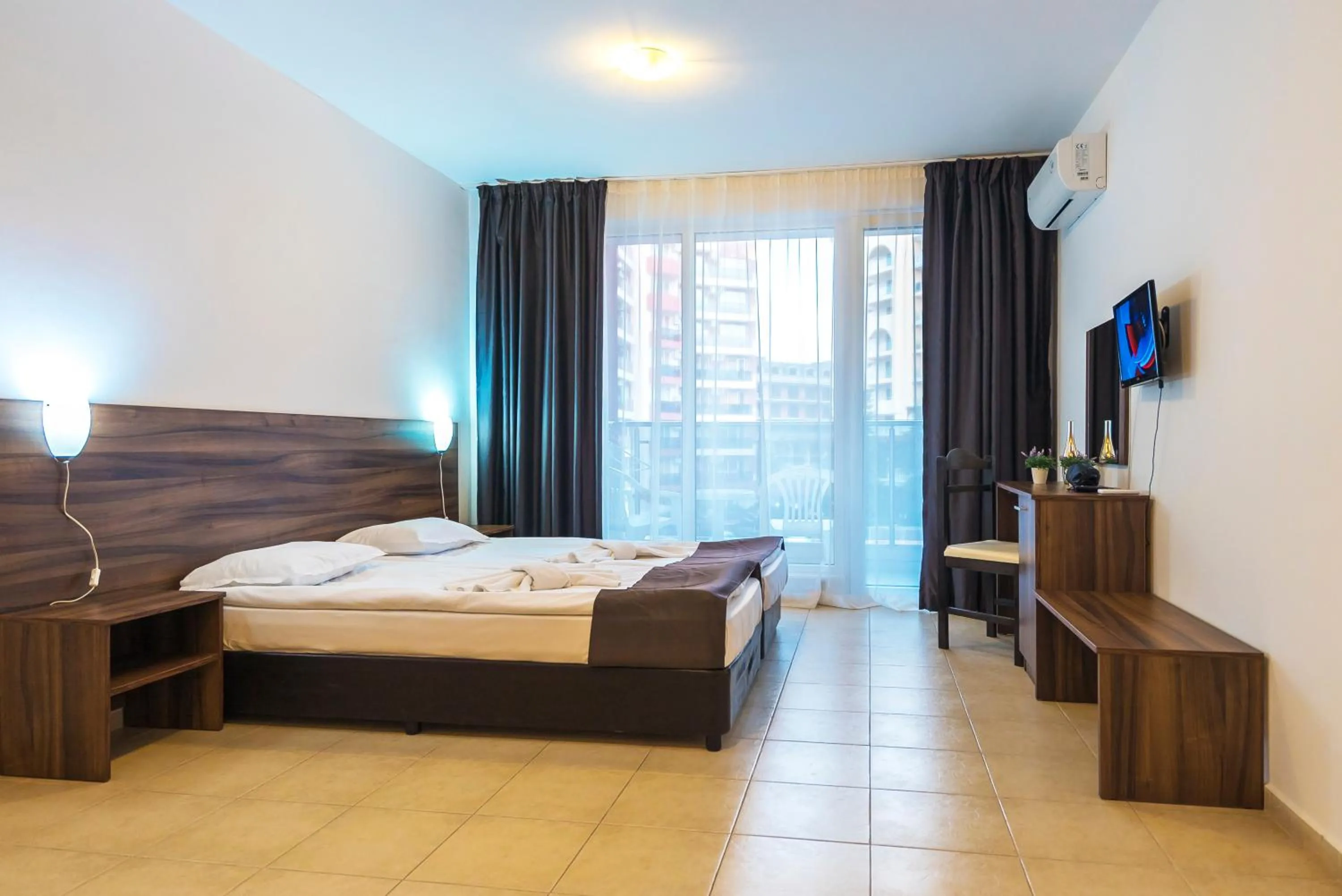 TV and multimedia in Admiral Plaza Hotel