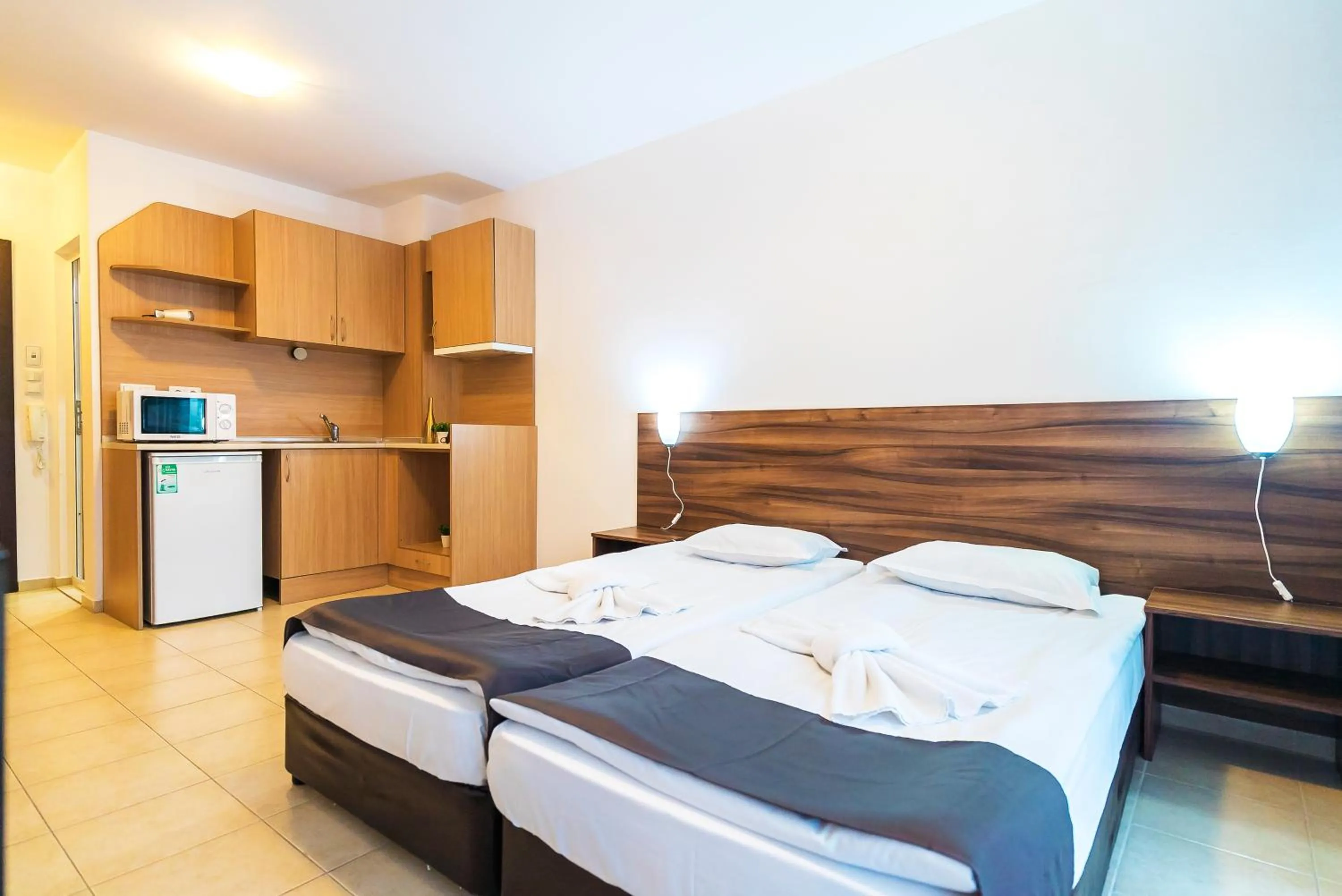 Kitchen or kitchenette in Admiral Plaza Hotel