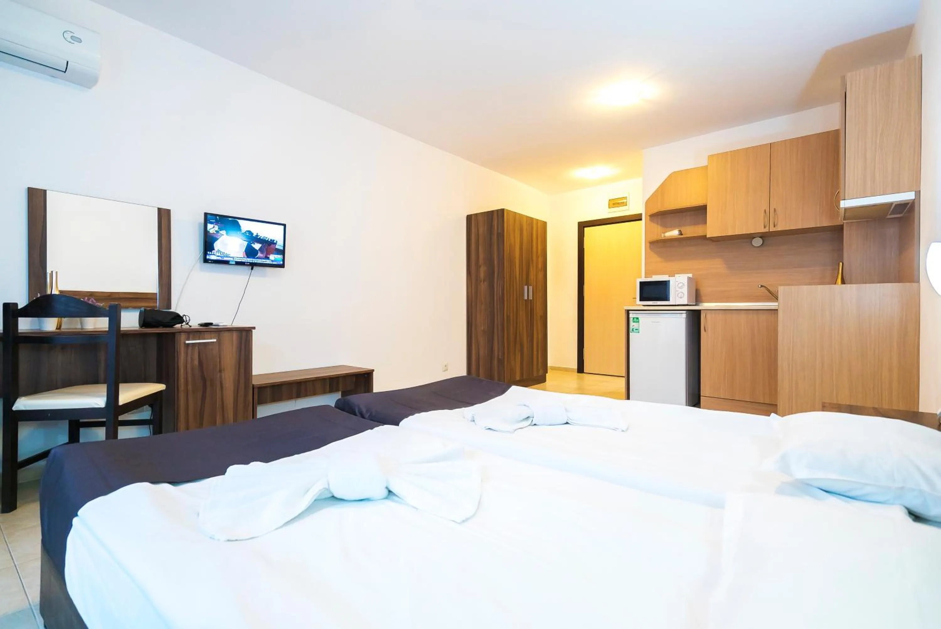 TV and multimedia in Admiral Plaza Hotel