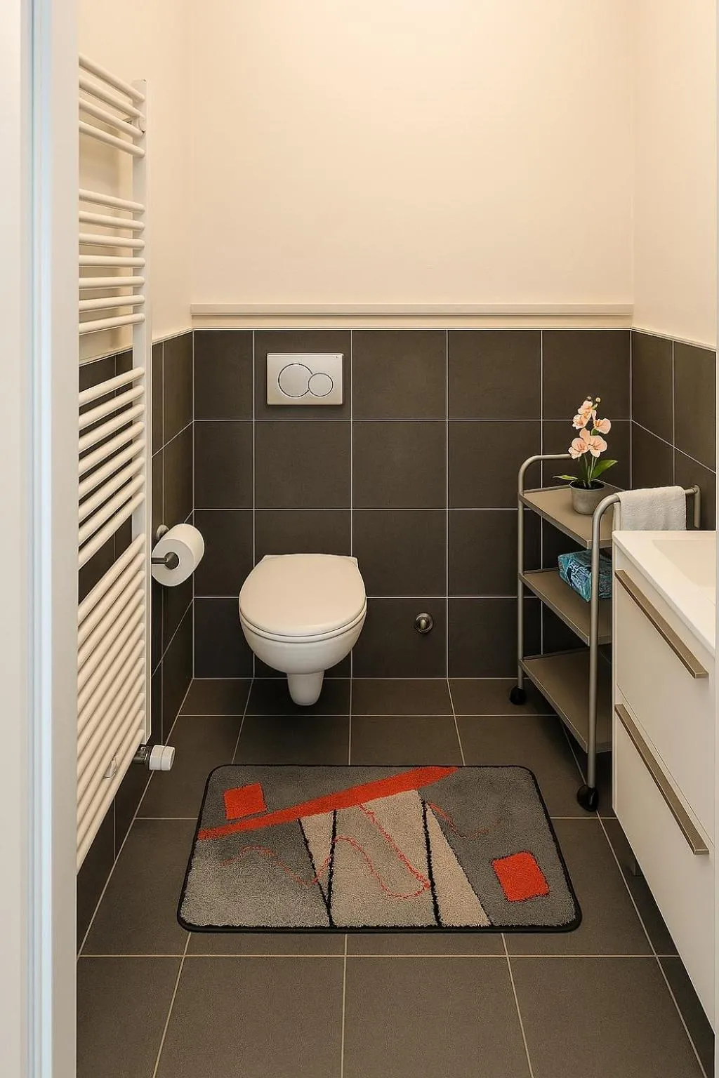 Toilet in Lucini Ai Portici,parcheggio privato,due minuti dal Bernina Express