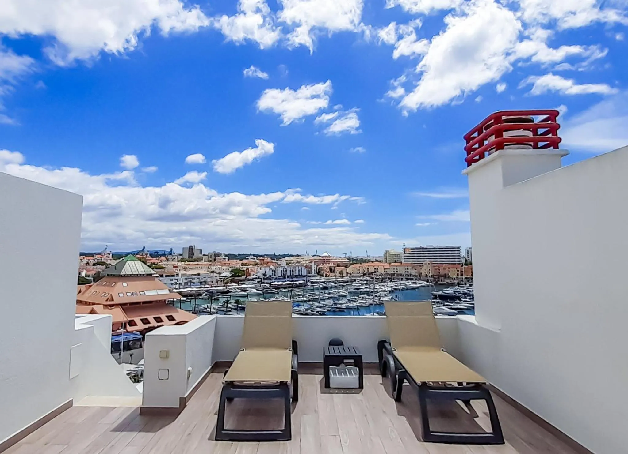 Penthouse Triplex L25 T2 by HsR Vilamarina
