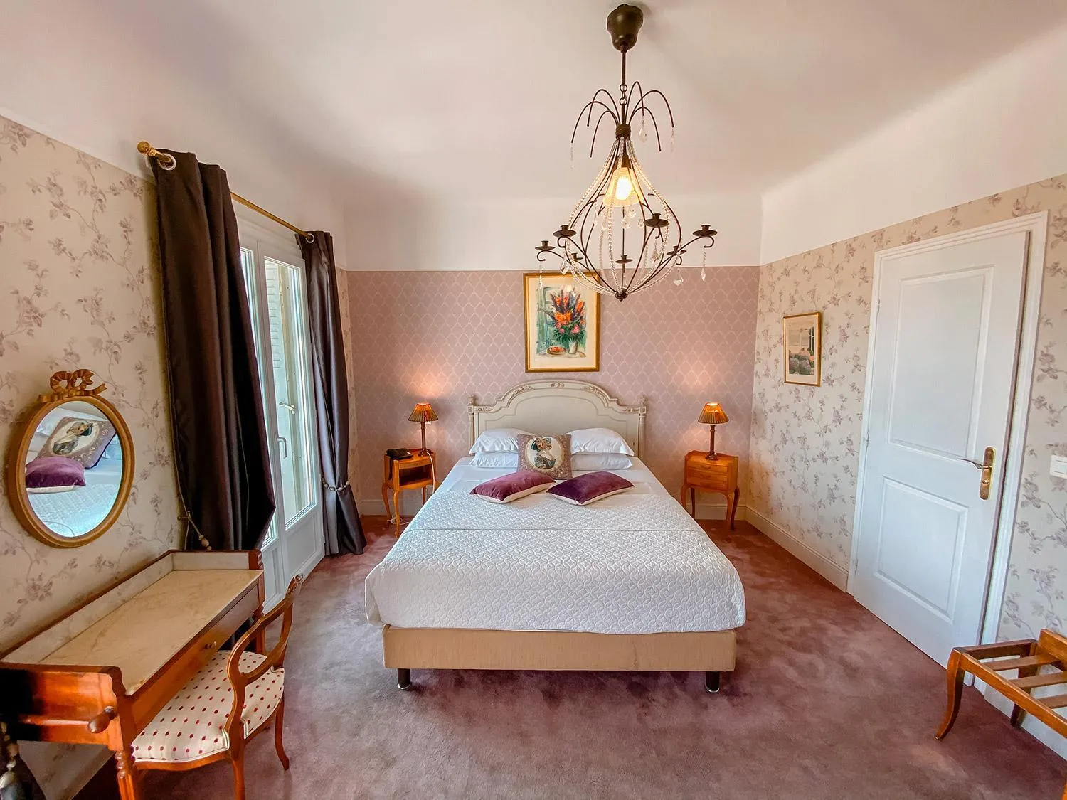 Photo of the whole room, Bed in Hotel Relais Du Postillon