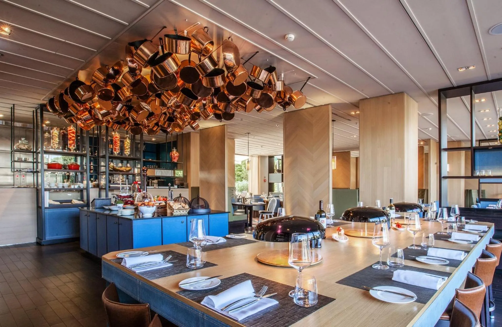 Restaurant/places to eat in Crowne Plaza Geneva by IHG