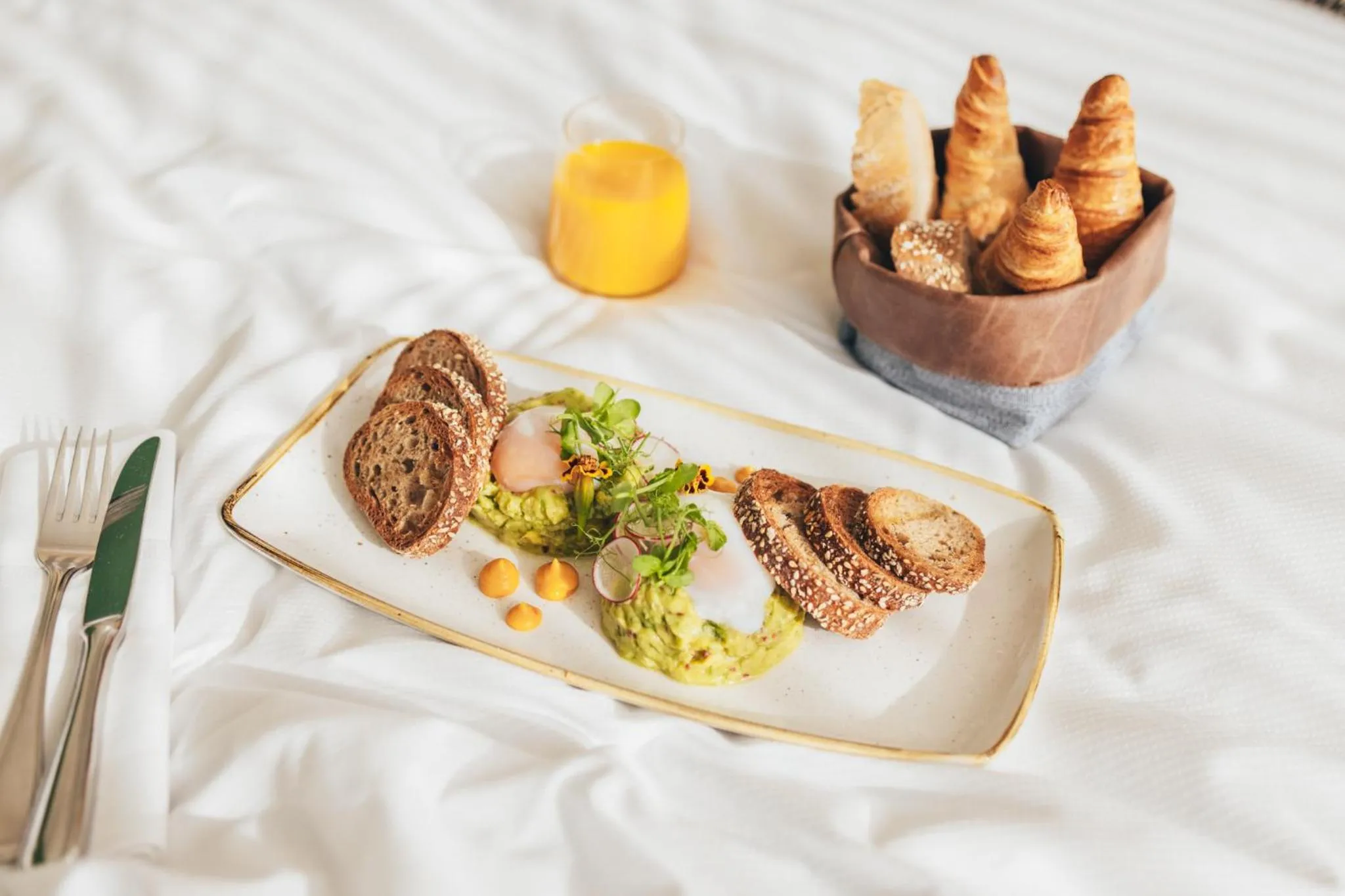 Photo of the whole room in Crowne Plaza Geneva by IHG