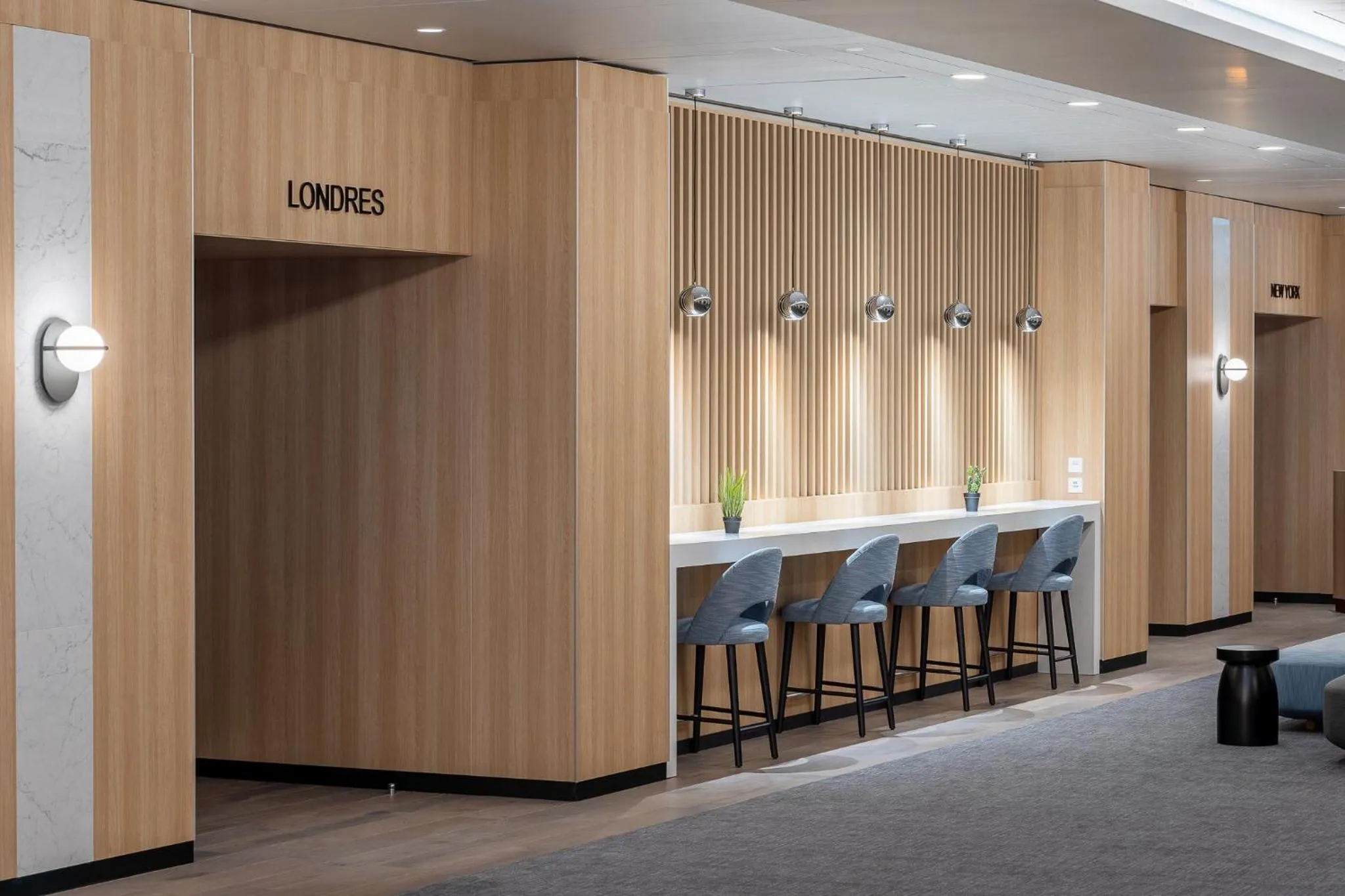 Restaurant/places to eat in Crowne Plaza Geneva by IHG