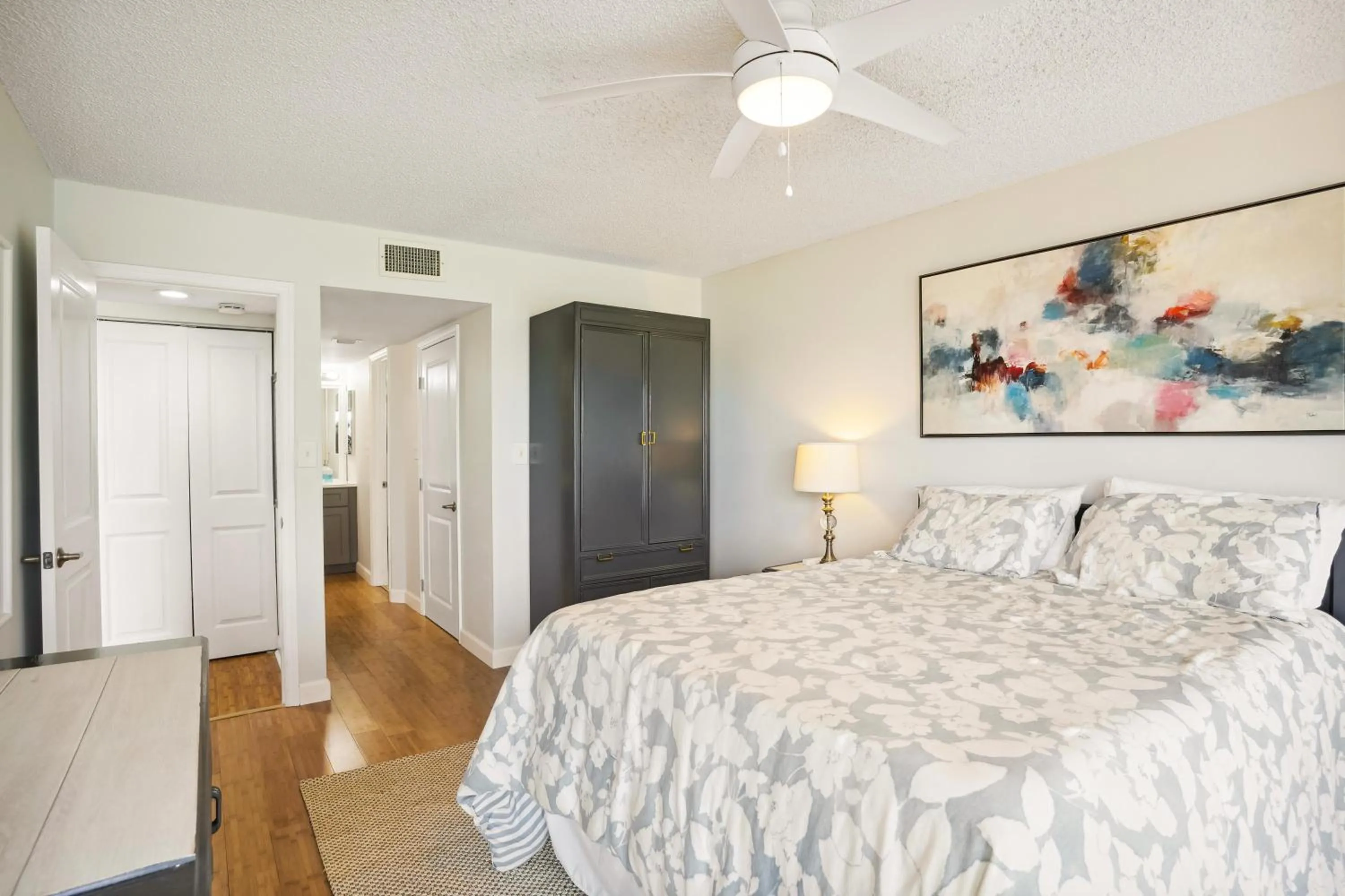 Bed in Land's End 5-204 Gulf-Bay Front - Premier