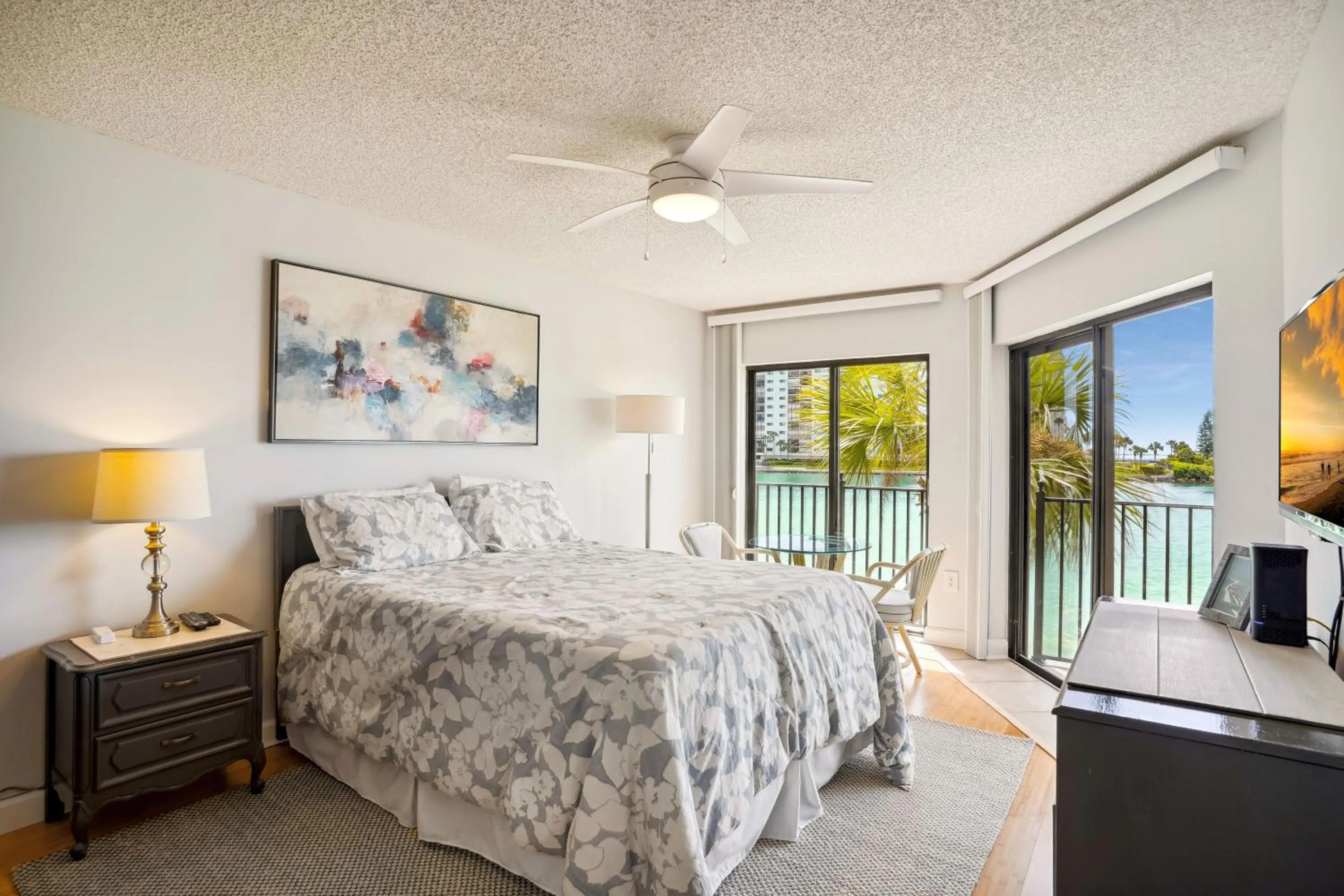 Bed in Land's End 5-204 Gulf-Bay Front - Premier