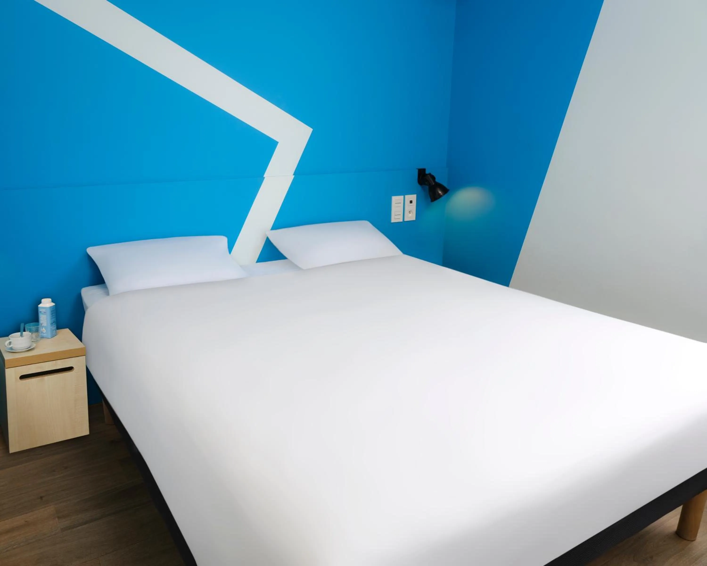 Photo of the whole room, Bed in ibis budget Toulouse Colomiers