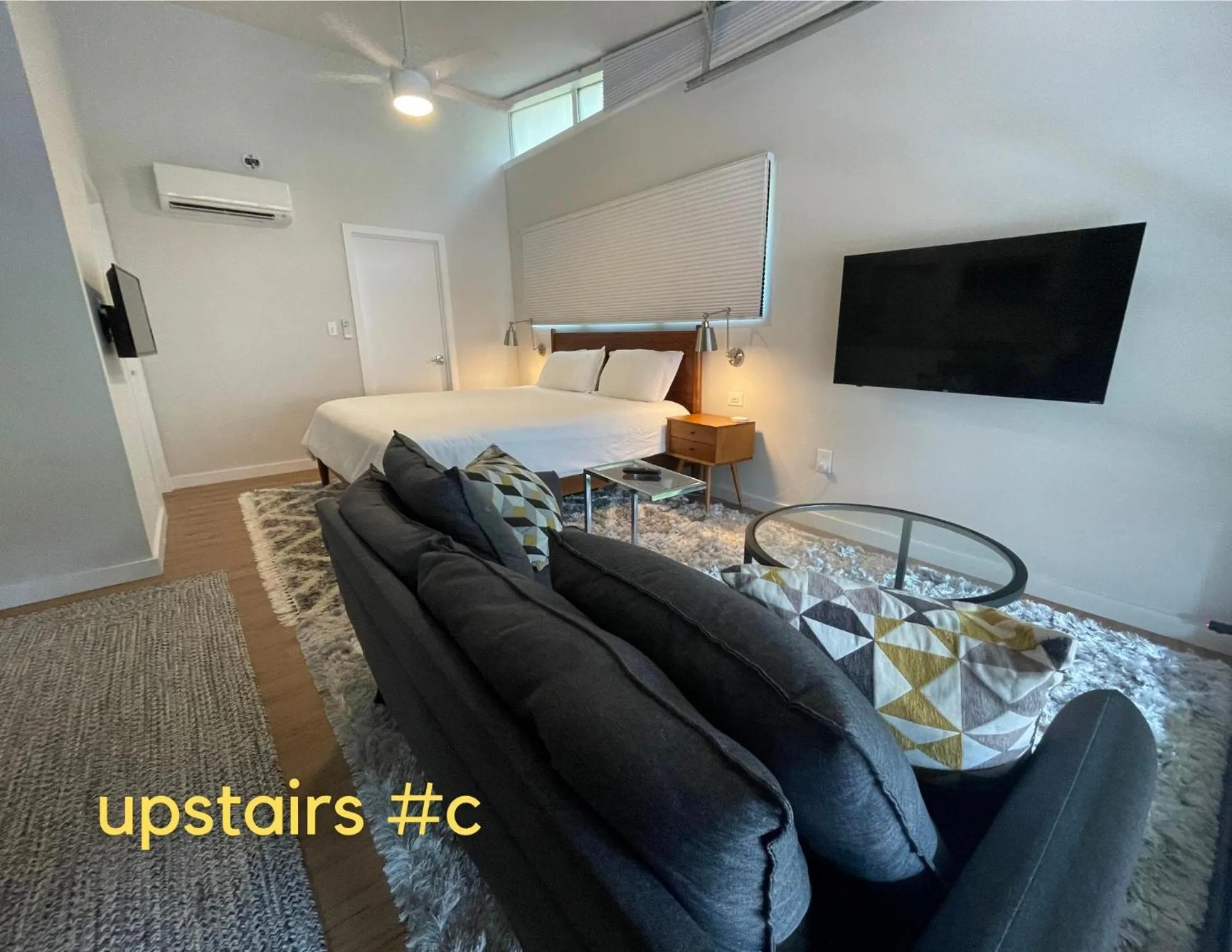 Bed in NormalBnB - 2 Blocks From Restaurants, Bars, Hospital