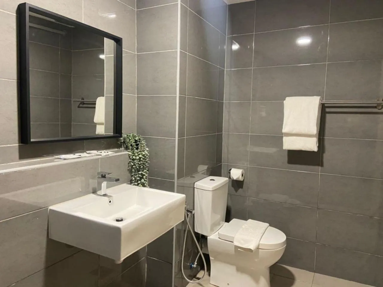 Toilet in Kuantan Imperium by Glex