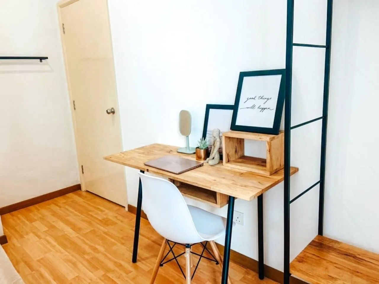 Seating area in Kuantan Imperium by Glex