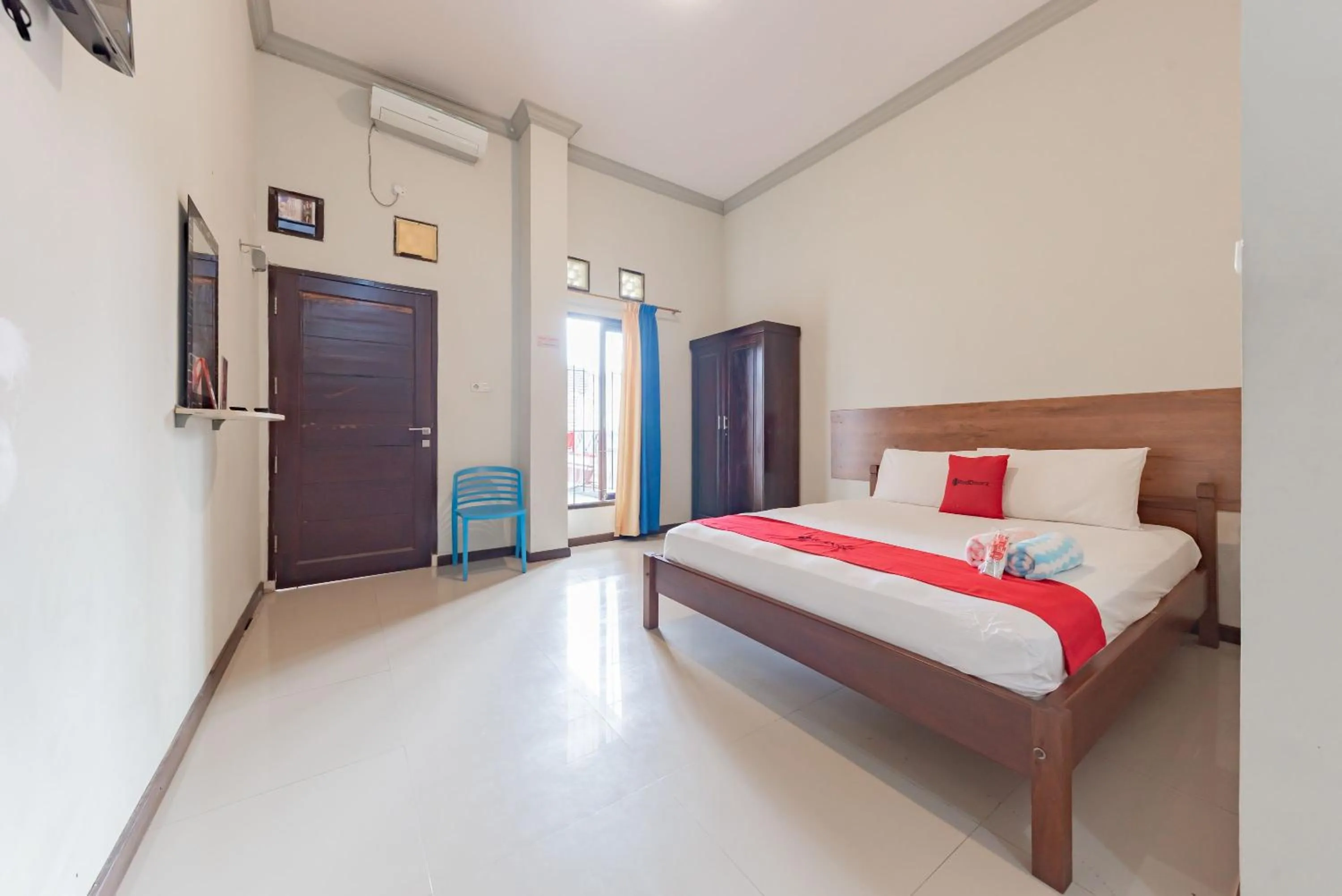 Bedroom, Bed in RedDoorz near GOR Sempaja Samarinda