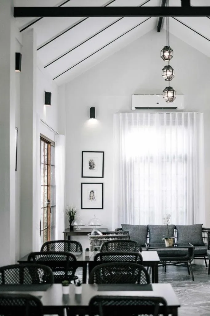 Restaurant/places to eat in Palin Family Cottage