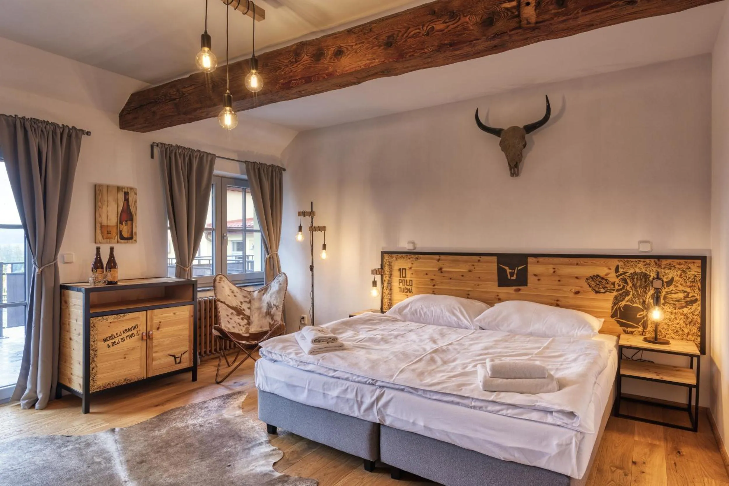 Bed in Pivní Hotel