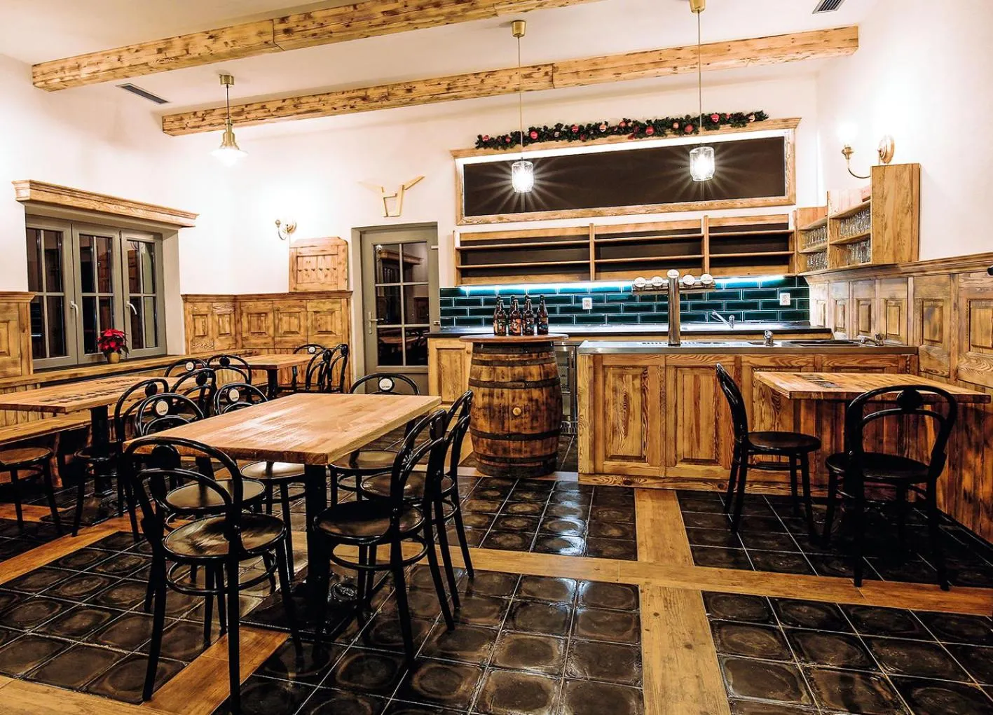 Restaurant/places to eat in Pivní Hotel