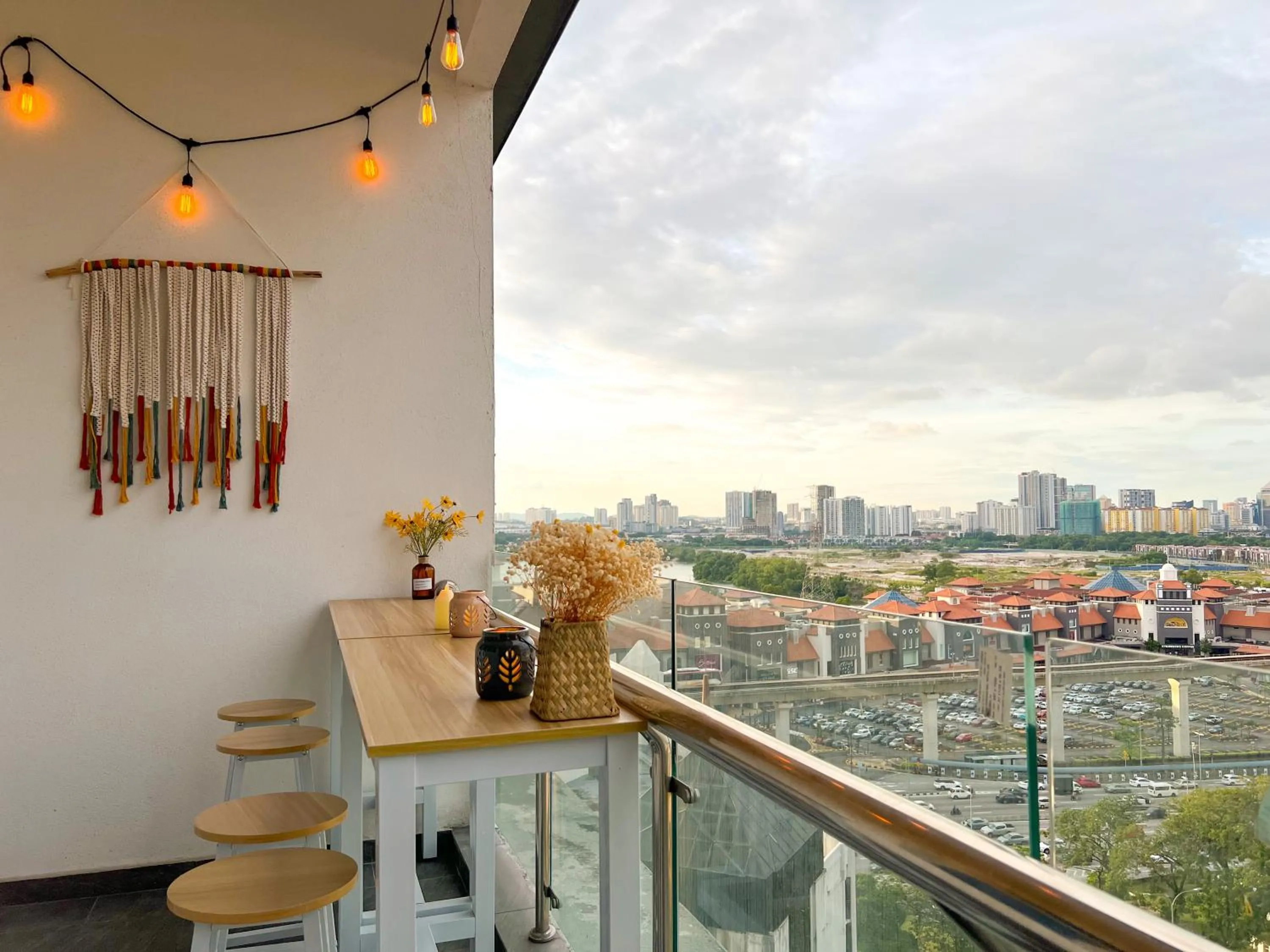 Balcony/Terrace in Skypod Residence Puchong