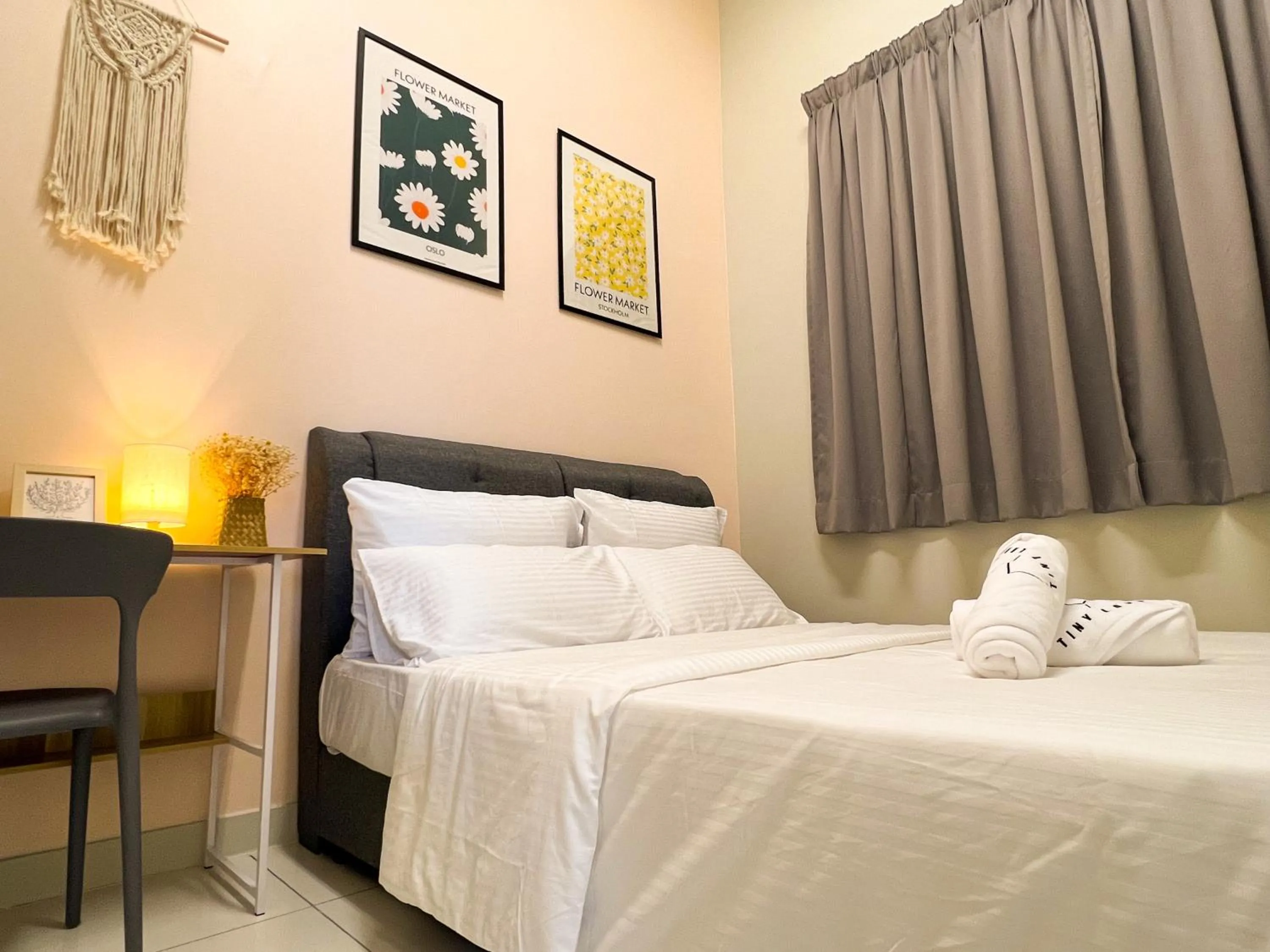 Bedroom, Bed in Skypod Residence Puchong