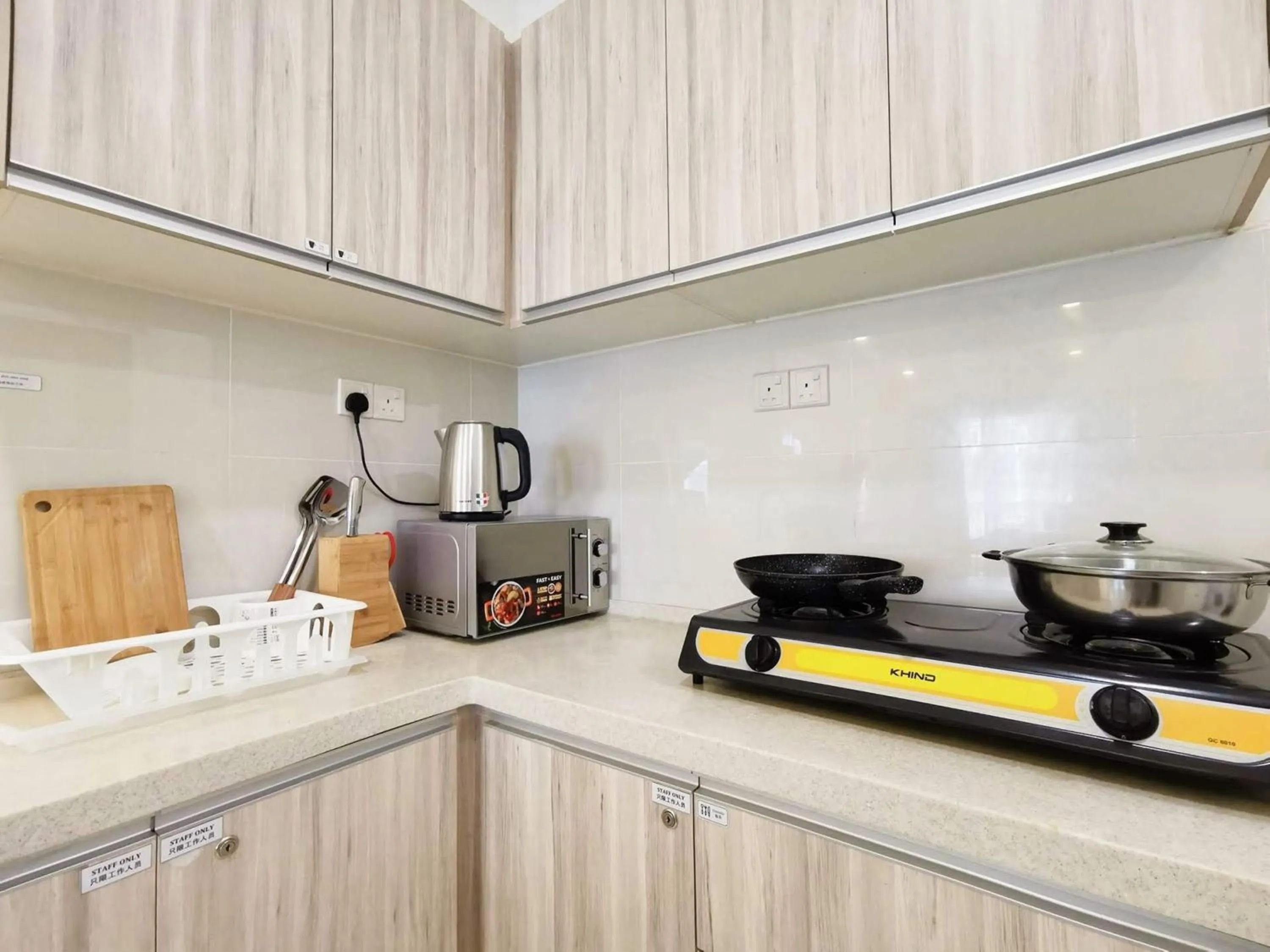 Kitchen or kitchenette in Skypod Residence Puchong