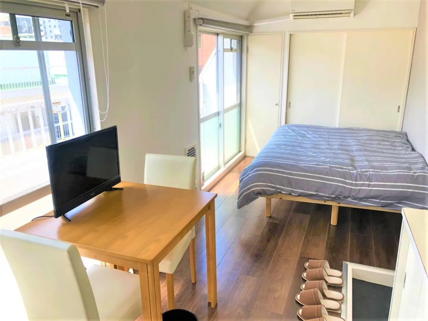 Bed in Hotel Peace Park Tokaichi by Tranova