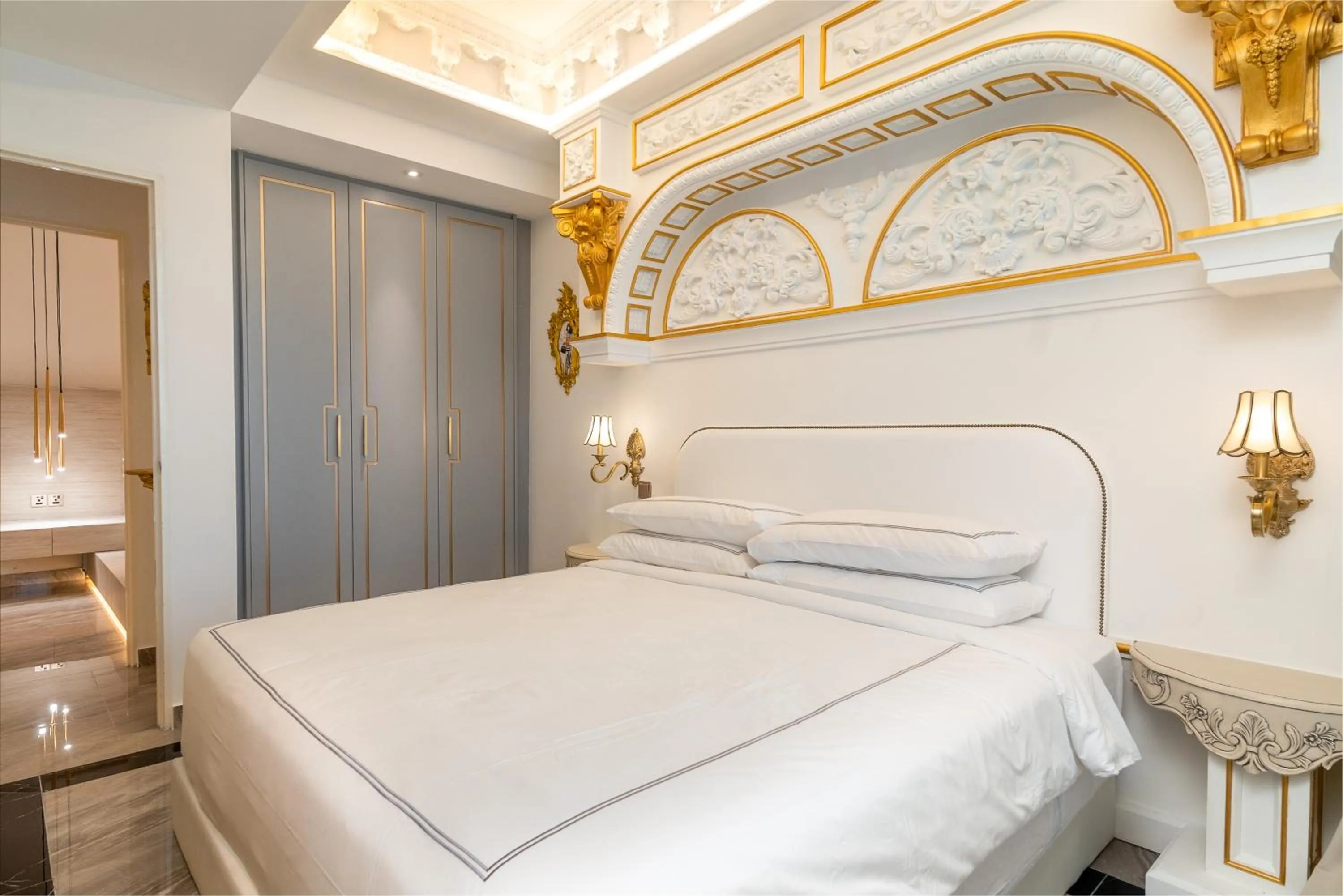 Bed in arte by Thomas Chan