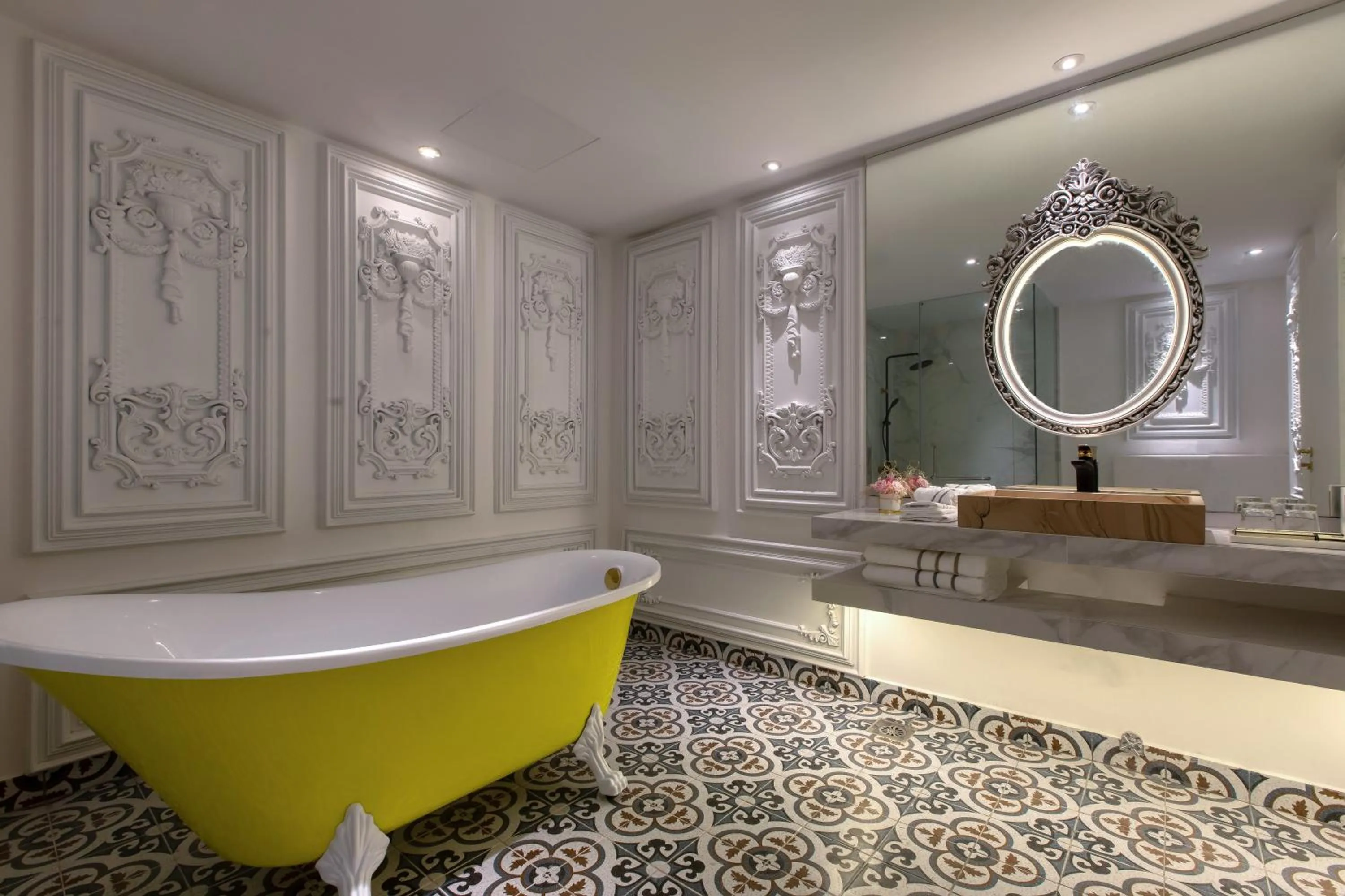 Bathroom in arte by Thomas Chan