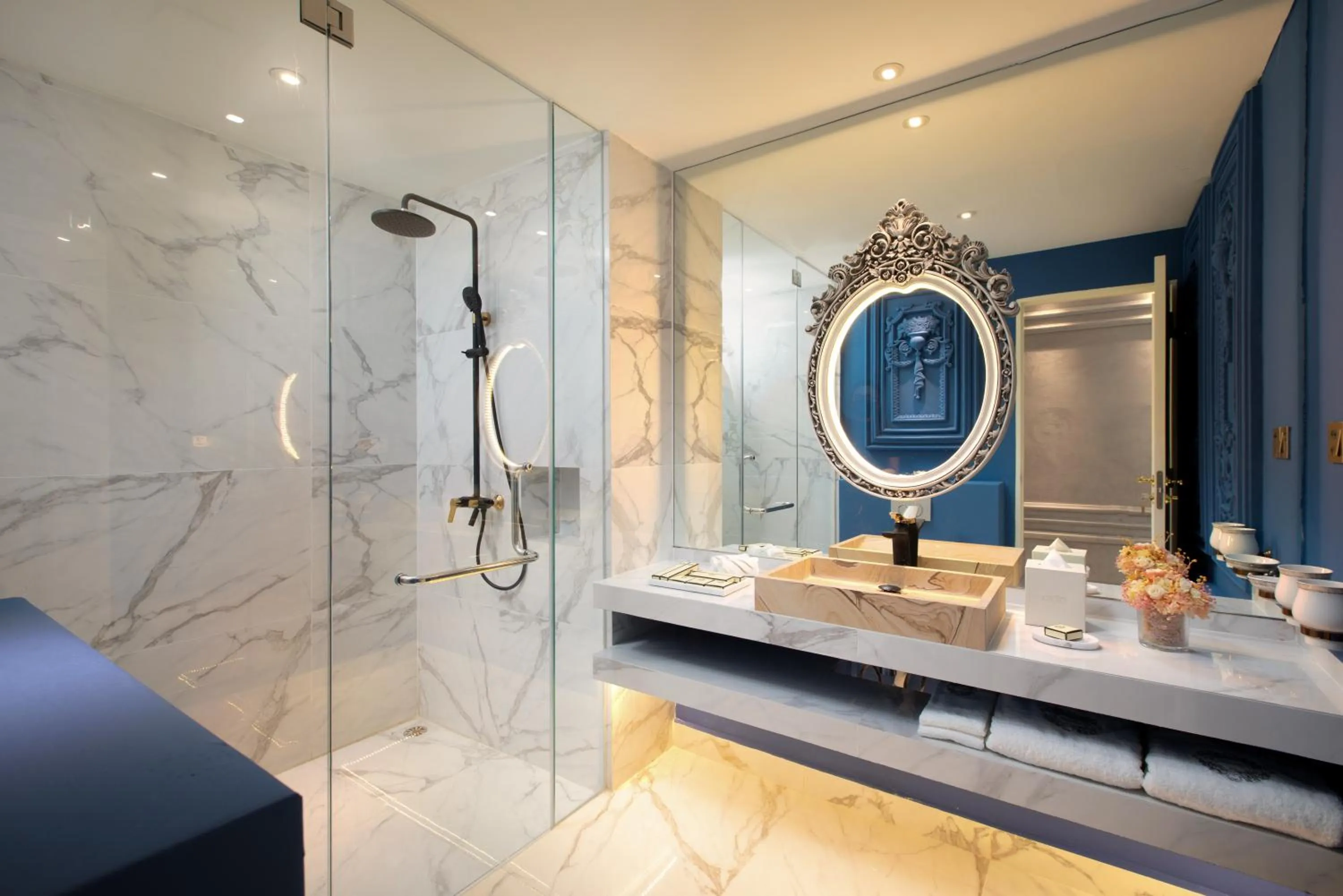 Bathroom in arte by Thomas Chan