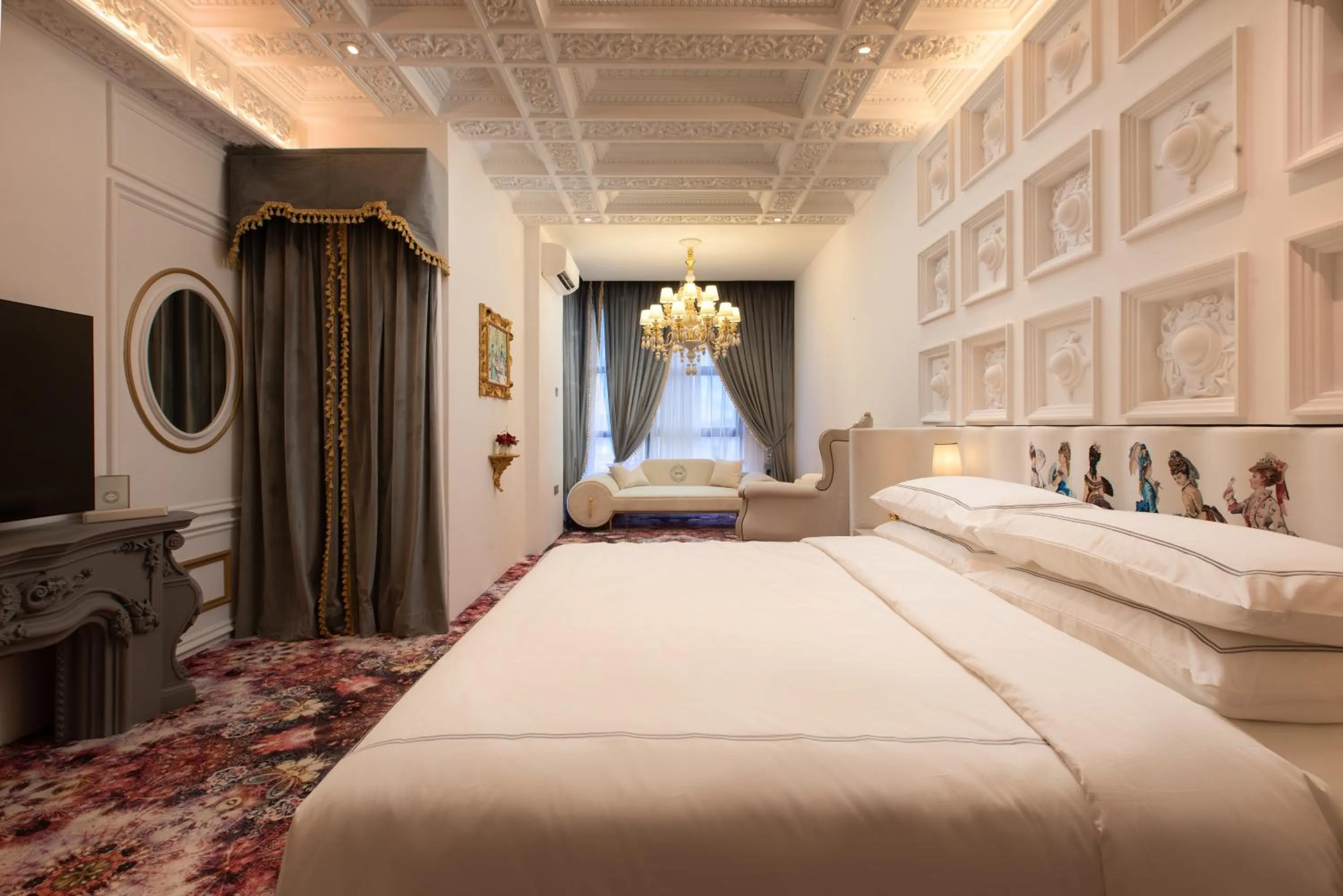 Bed in arte by Thomas Chan