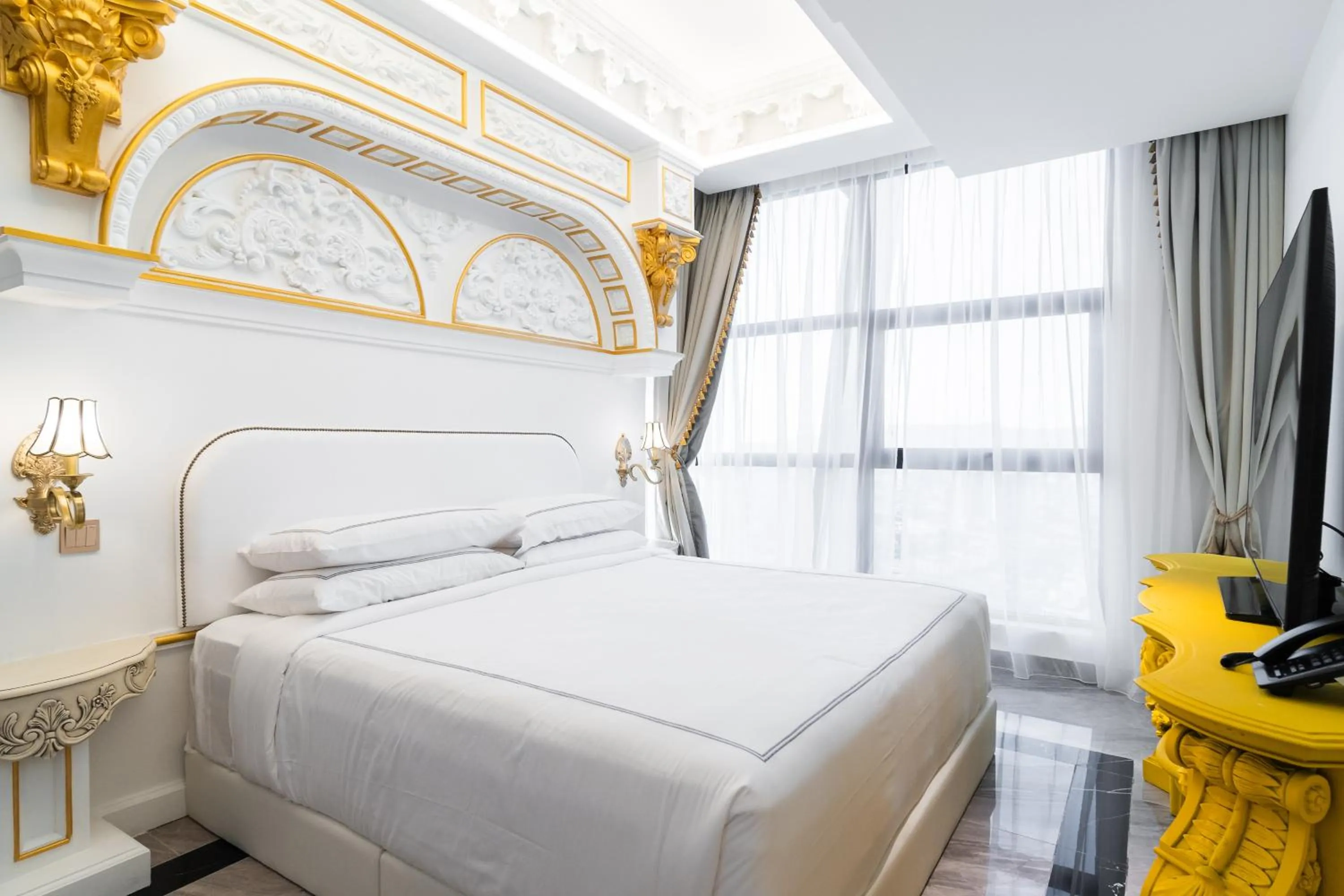 Bed in arte by Thomas Chan