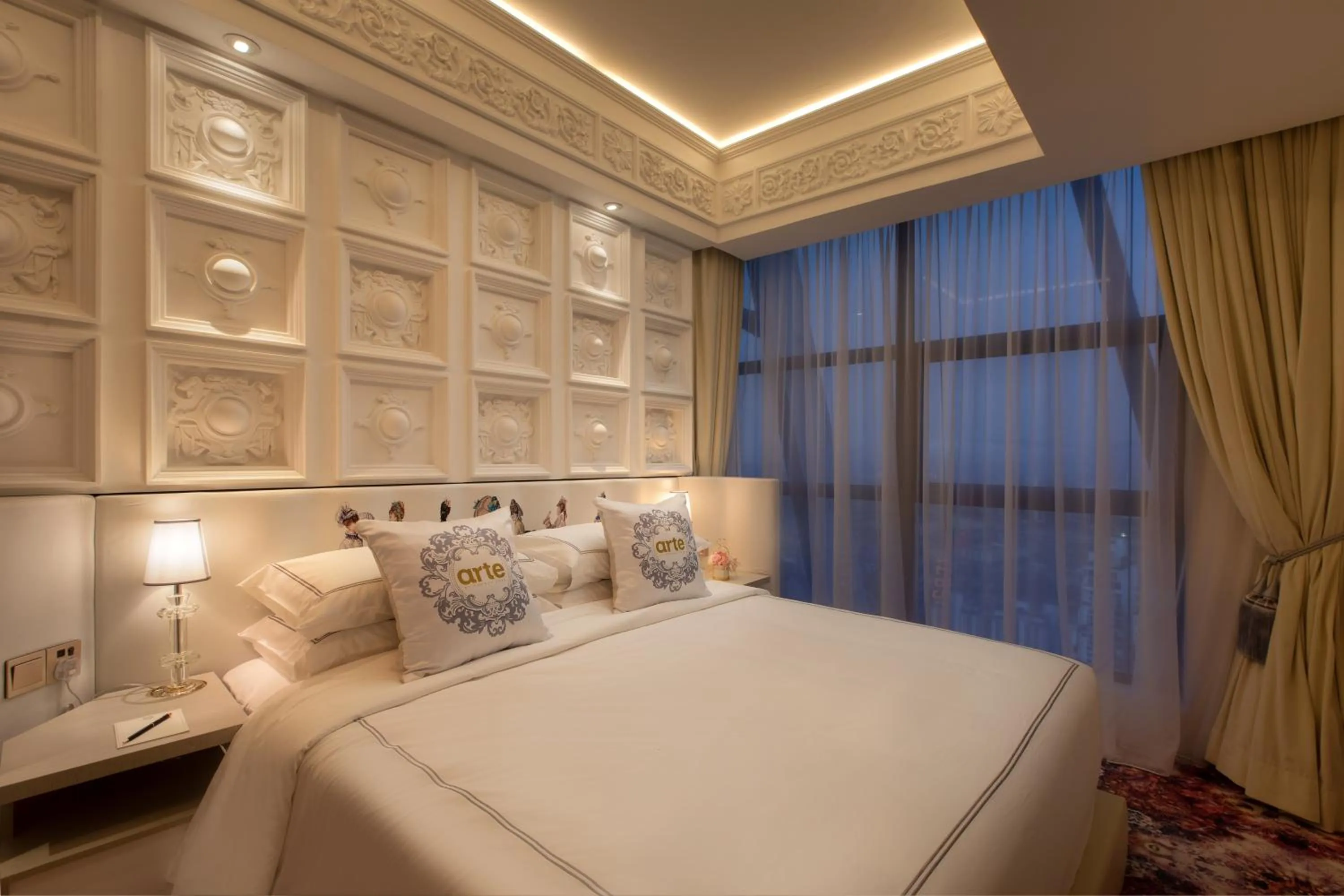 Bed in arte by Thomas Chan