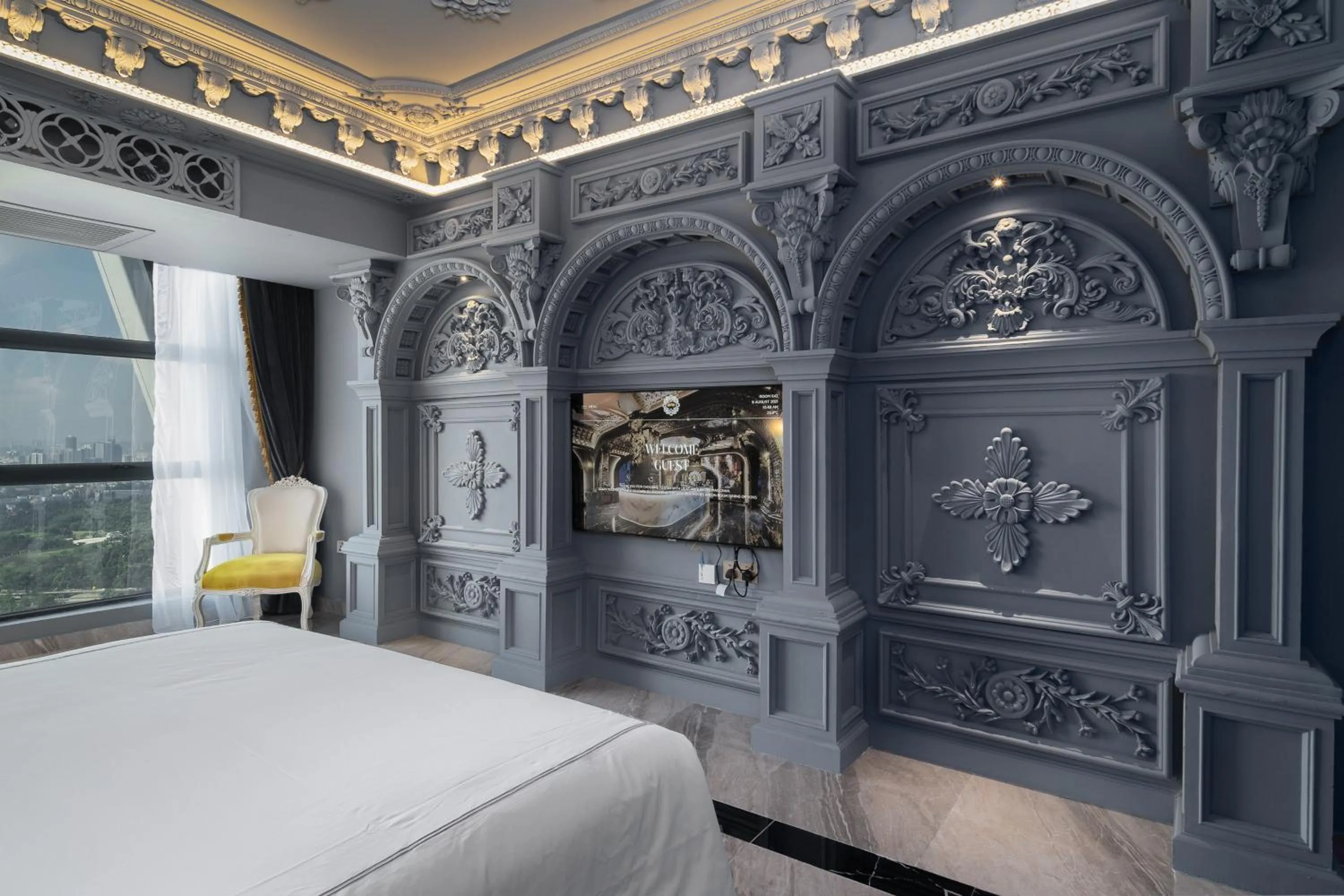 Bedroom, Bed in arte by Thomas Chan