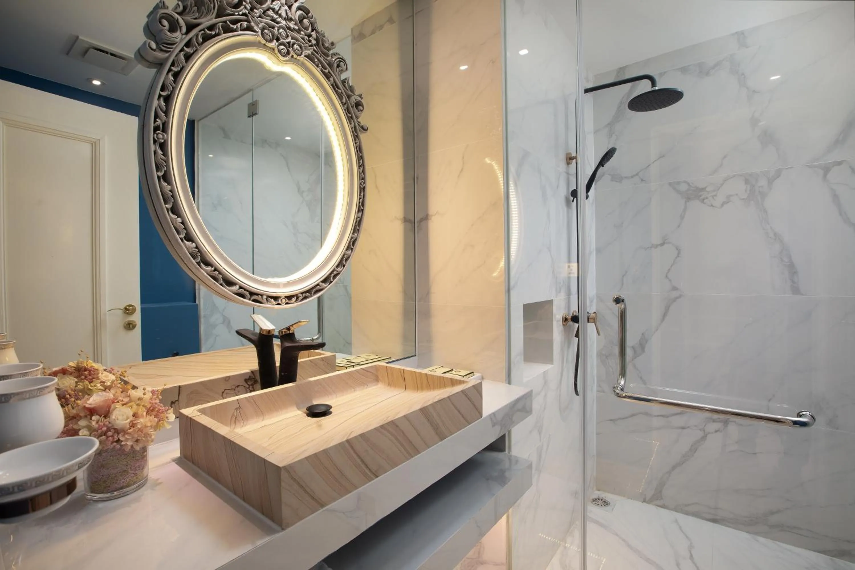 Bathroom in arte by Thomas Chan