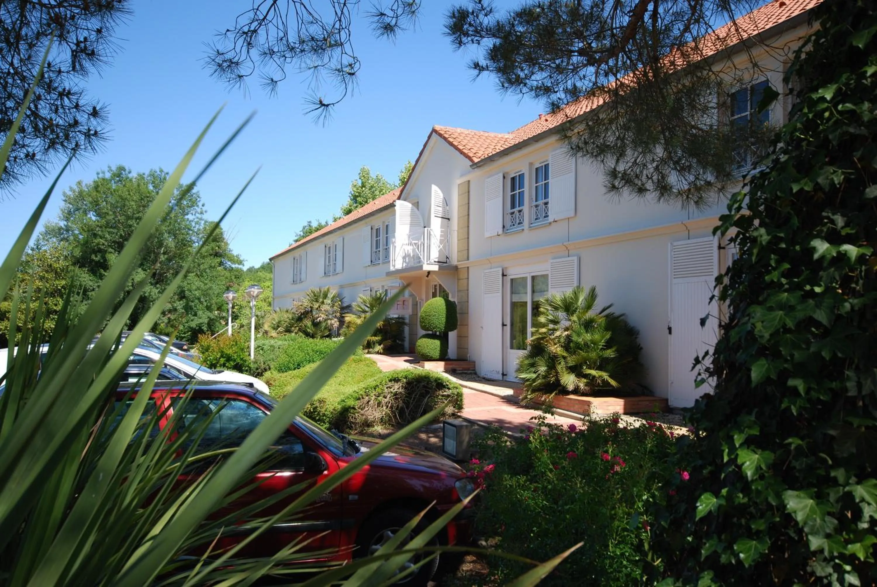 Facade/entrance in Hotel Le Relais des Champs