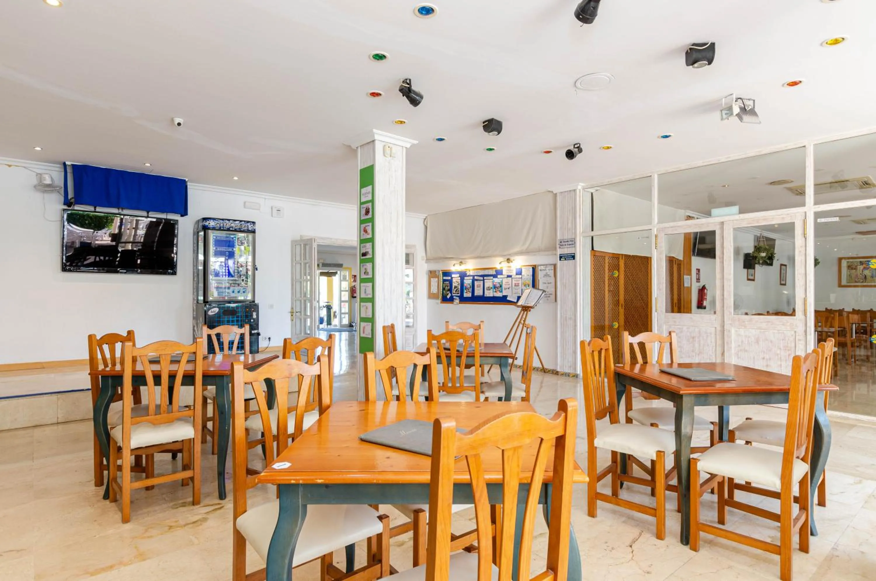 Dining area in Mariner Club
