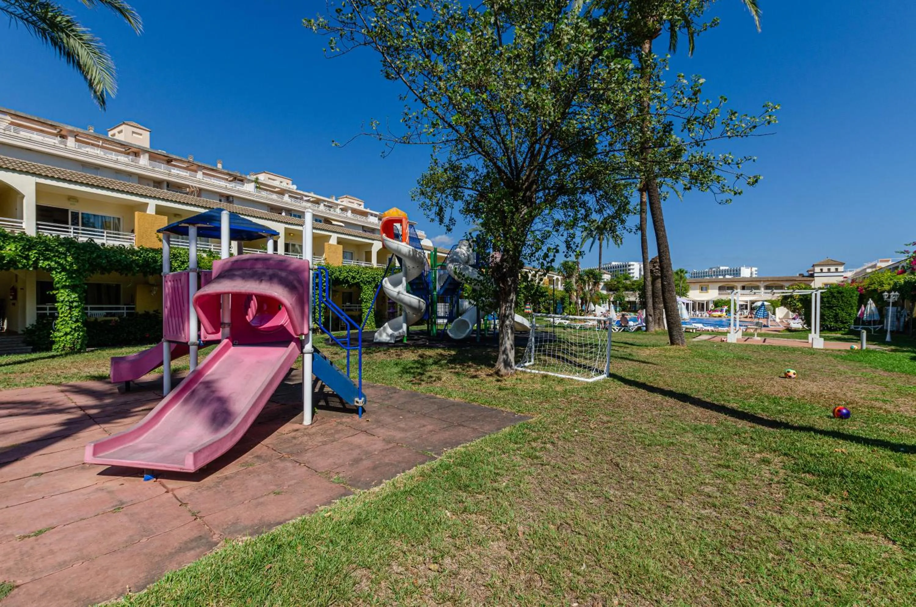 Game Room in Mariner Club