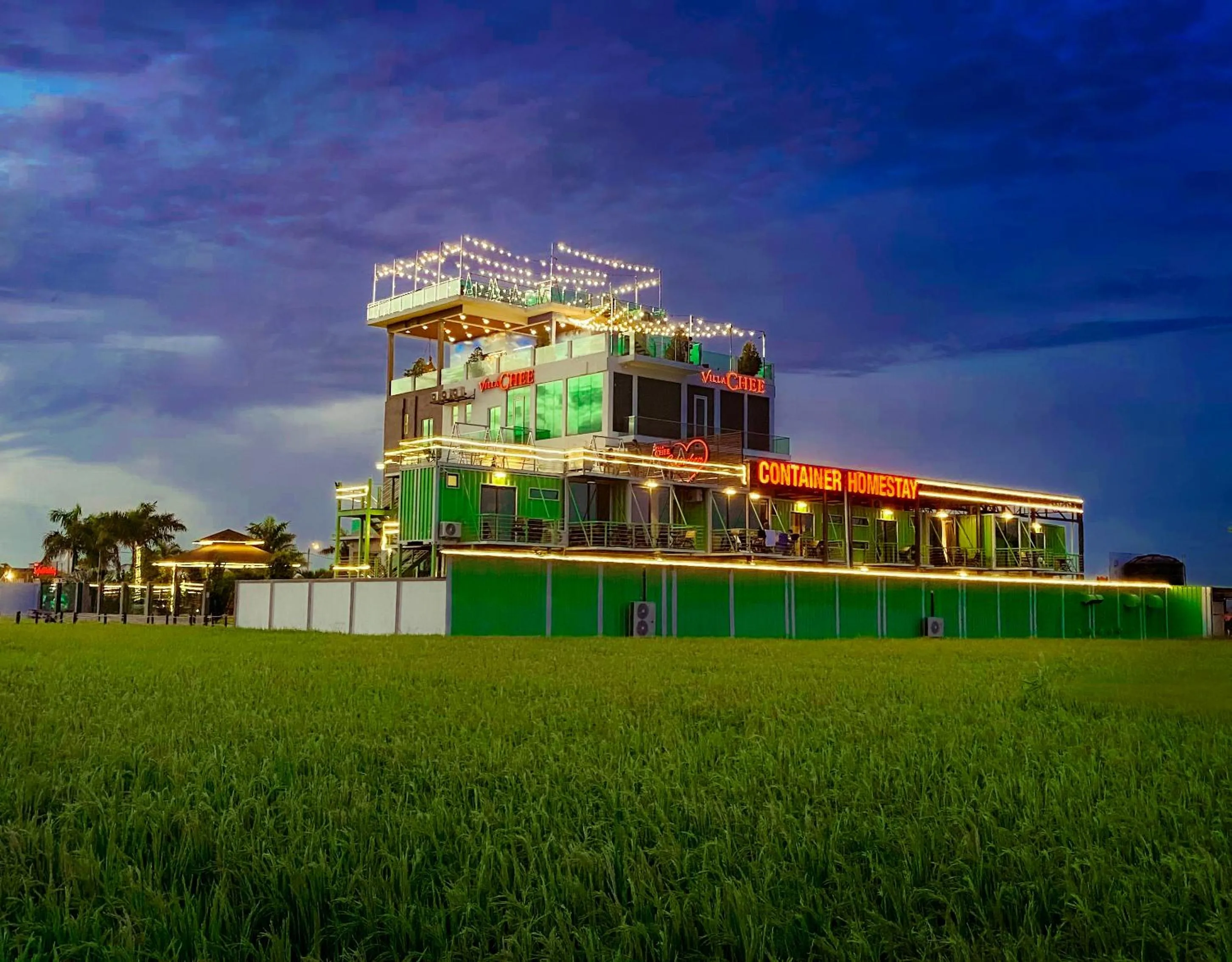 Property building in Villa Chee