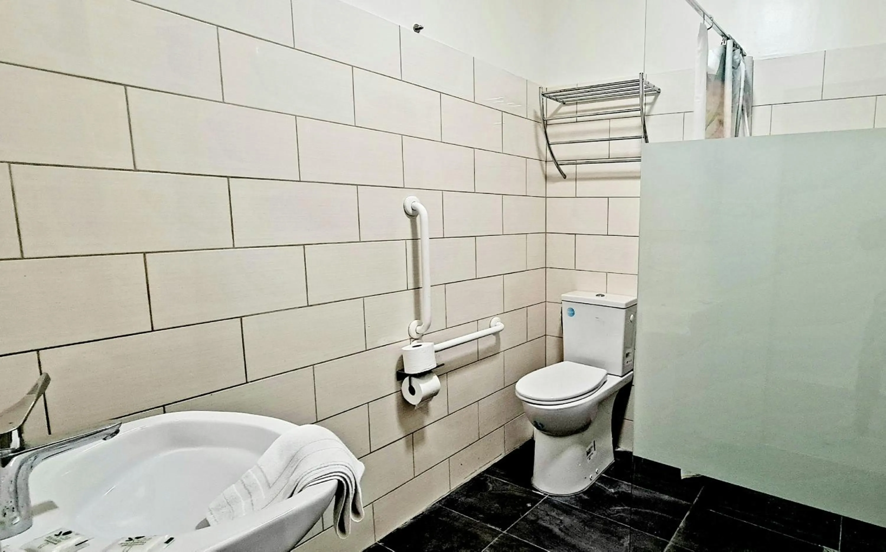 Shower in Evelia Hotels