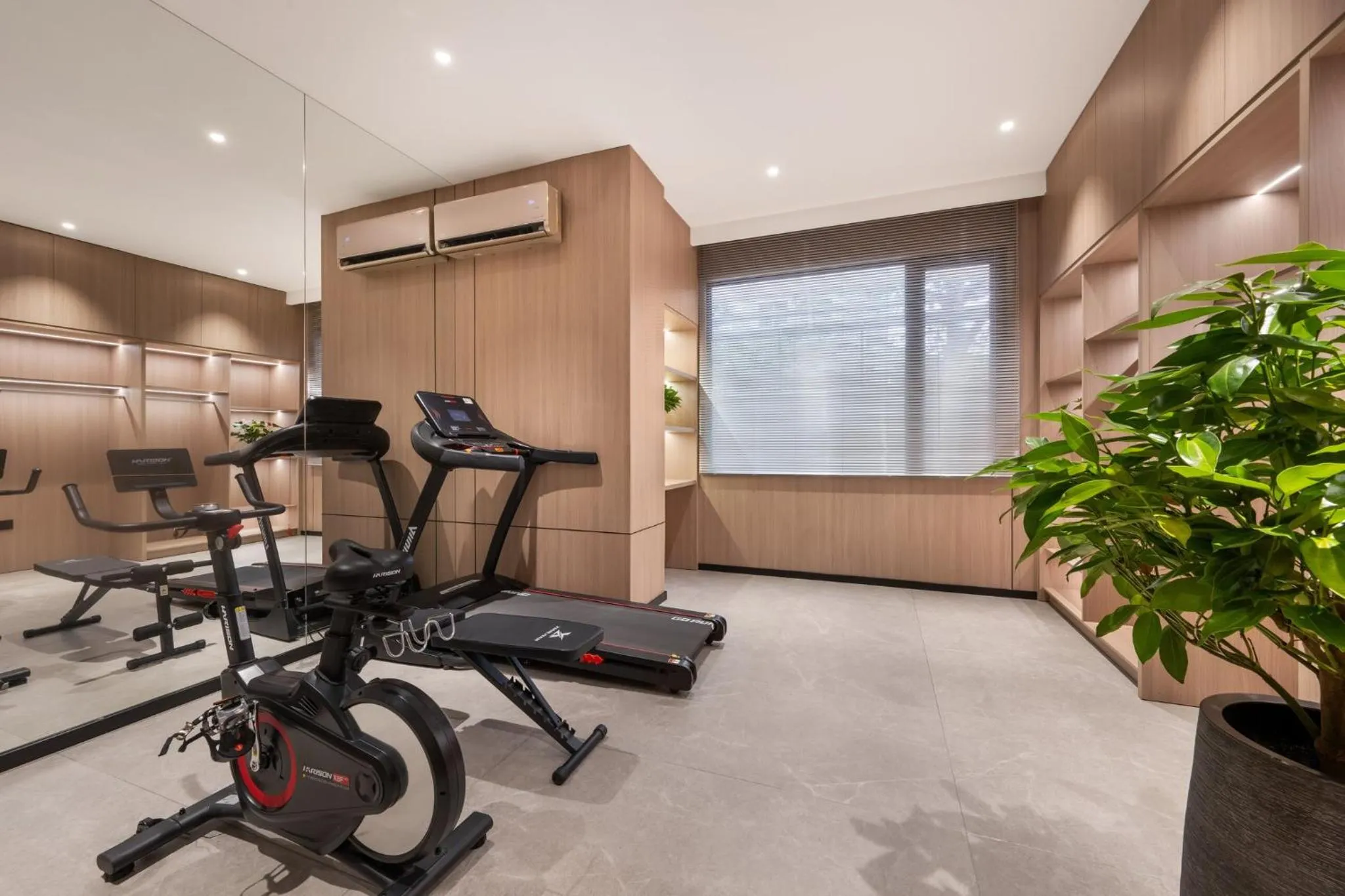 Fitness centre/facilities in Holiday Inn Express Shanghai Putuo by IHG