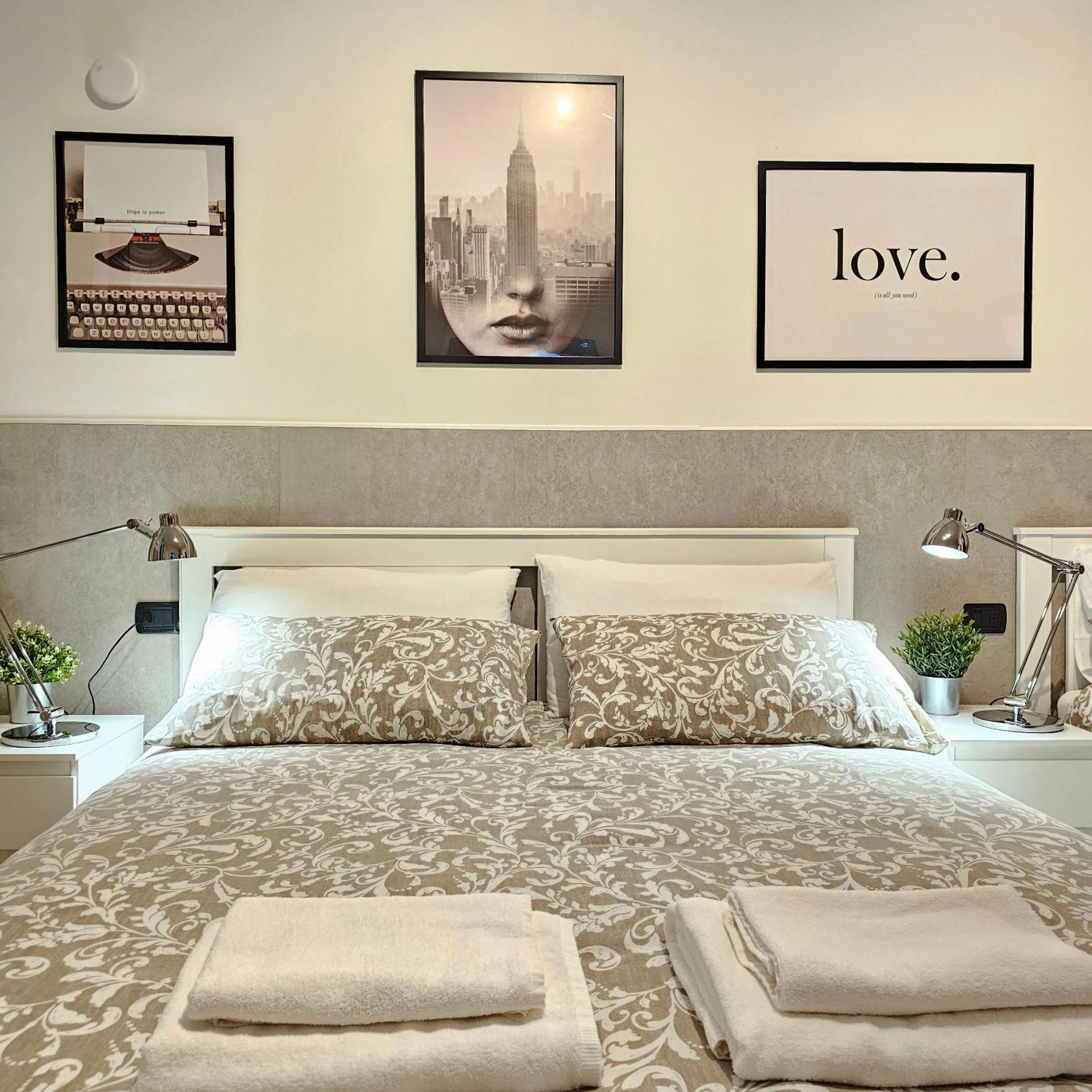 Bed in San Donato Policlinico Rooms