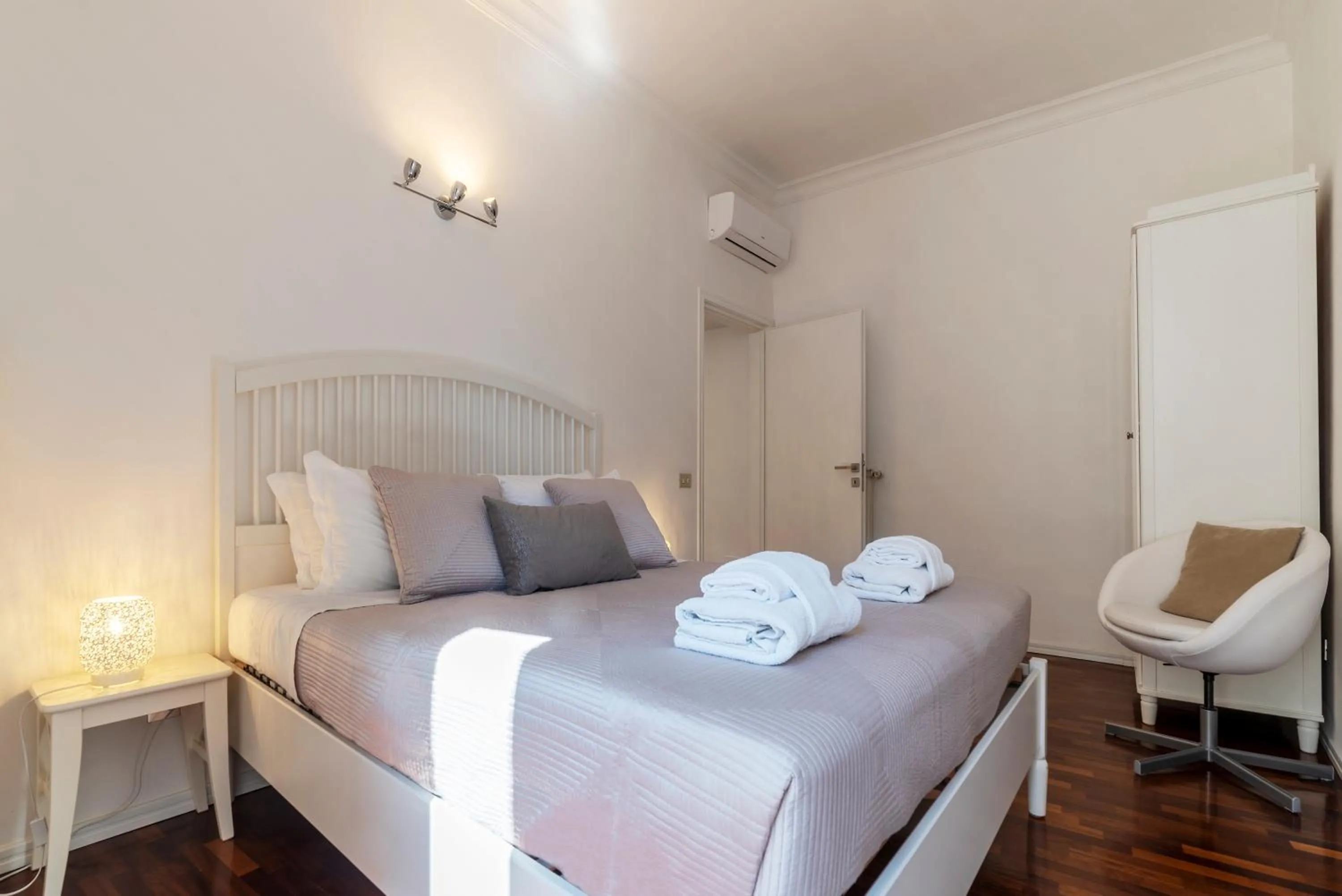 GuestHost - Fontana di Trevi Design Apartment