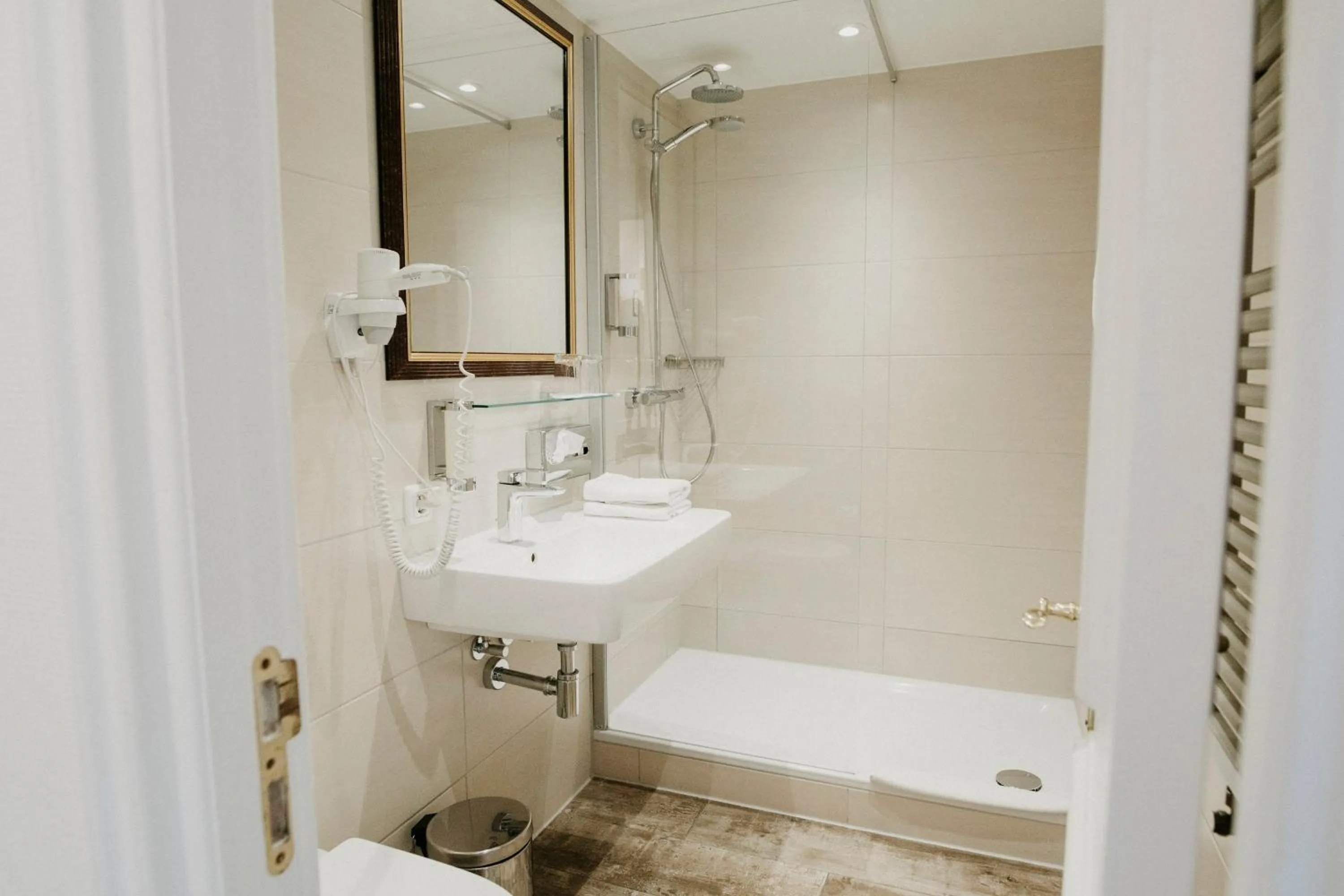 Bathroom in Seehotel Töpferhaus