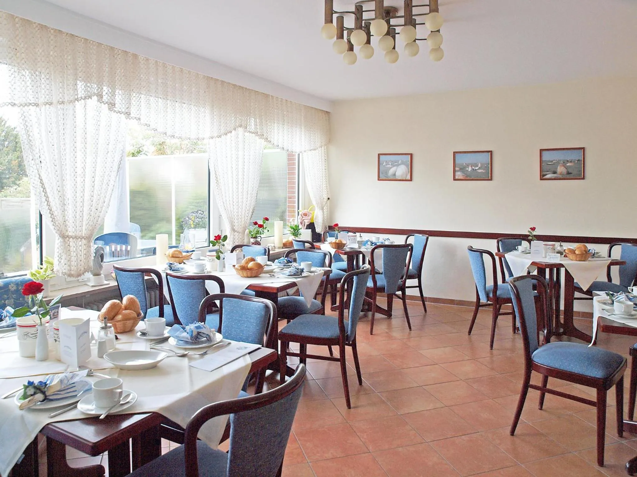 Food and drinks in Haus Thorwarth - Hotel garni