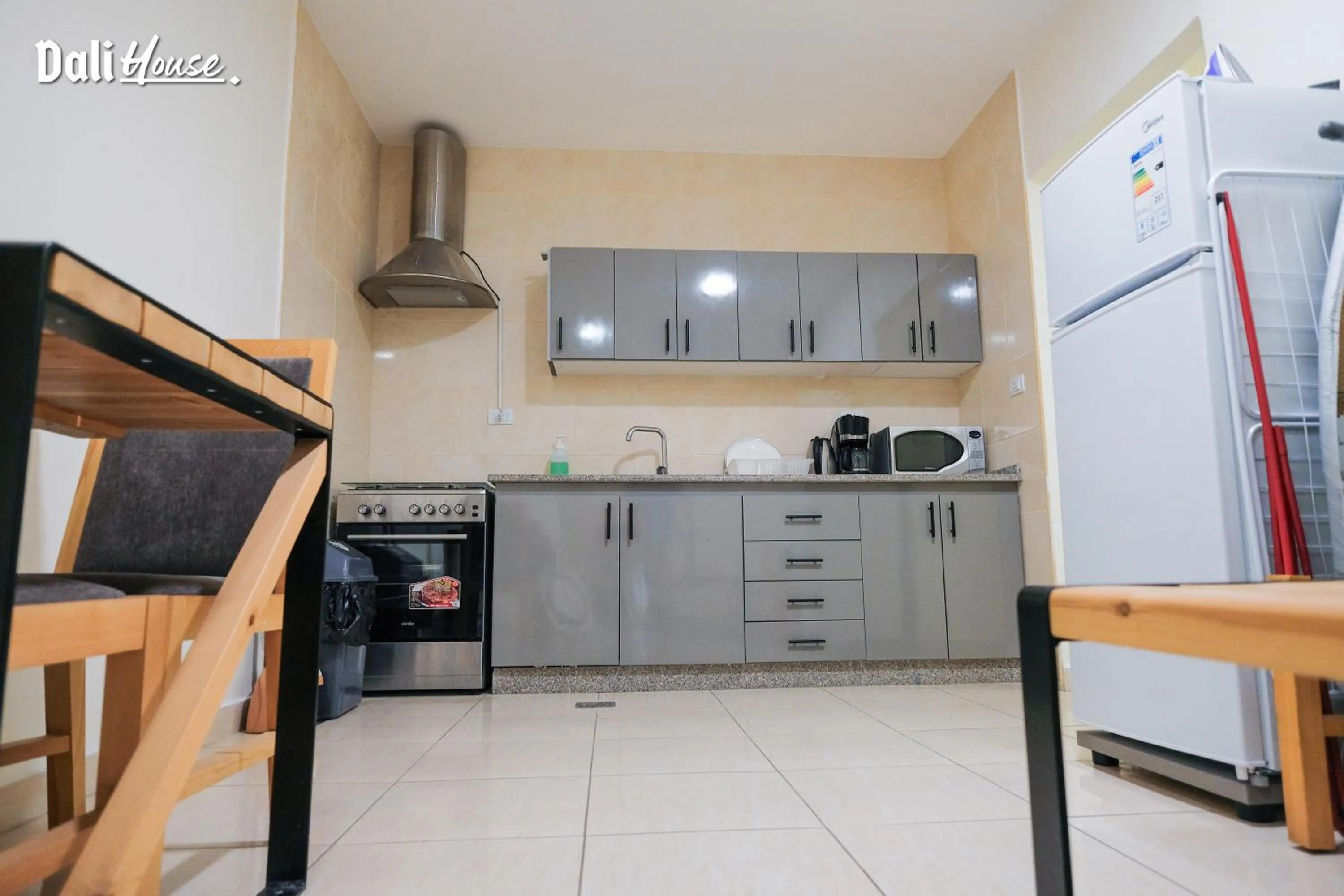 Kitchen or kitchenette in Dali House