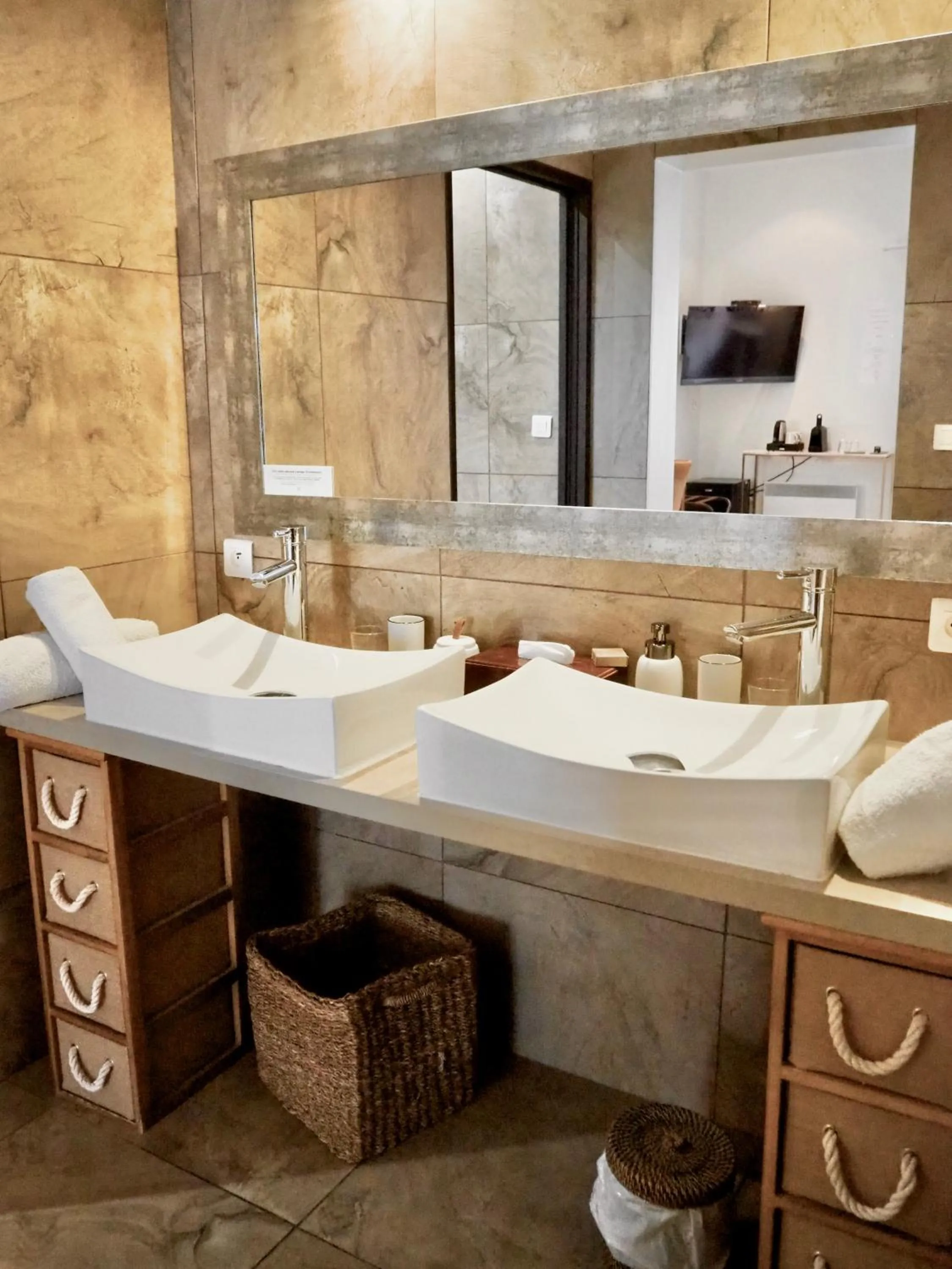 Le Jas de Joucas Hôtel-Restaurant