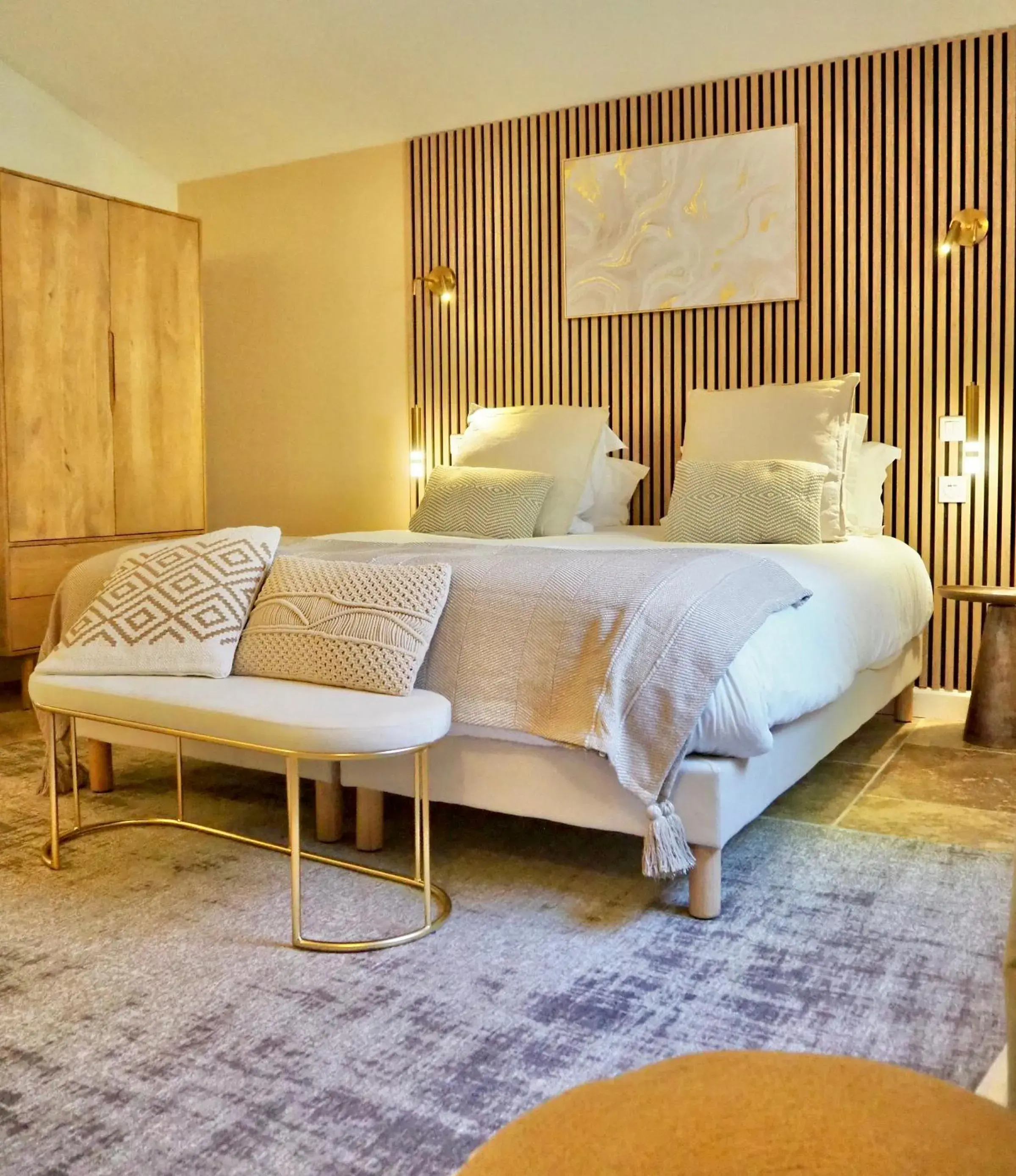 Suite in Le Jas de Joucas Hôtel-Restaurant Suite in Le Jas de Joucas Hôtel-Restaurant